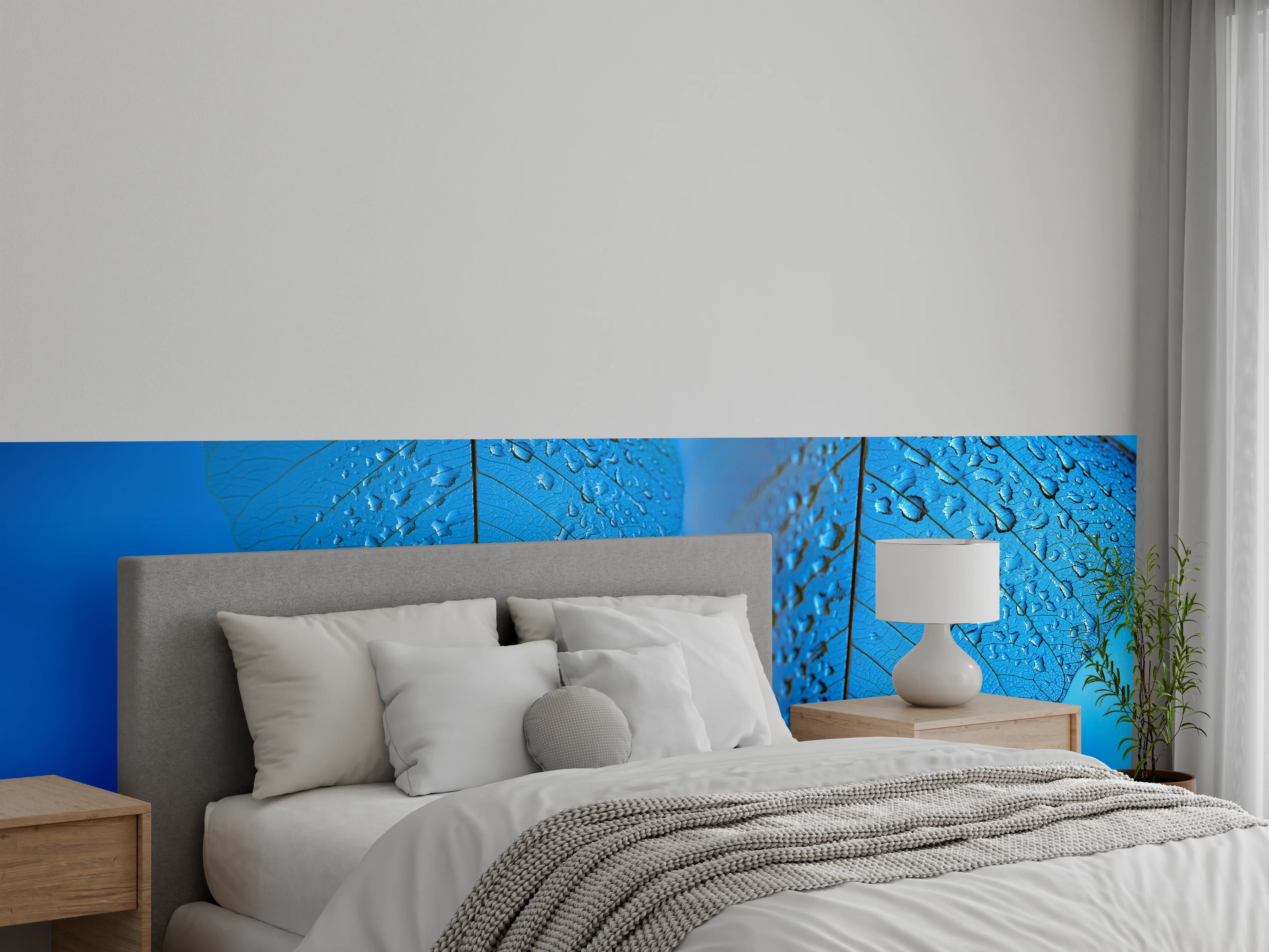 Wandverkleidung Schlafzimmer - Blaues Blatt mit Wassertropfen