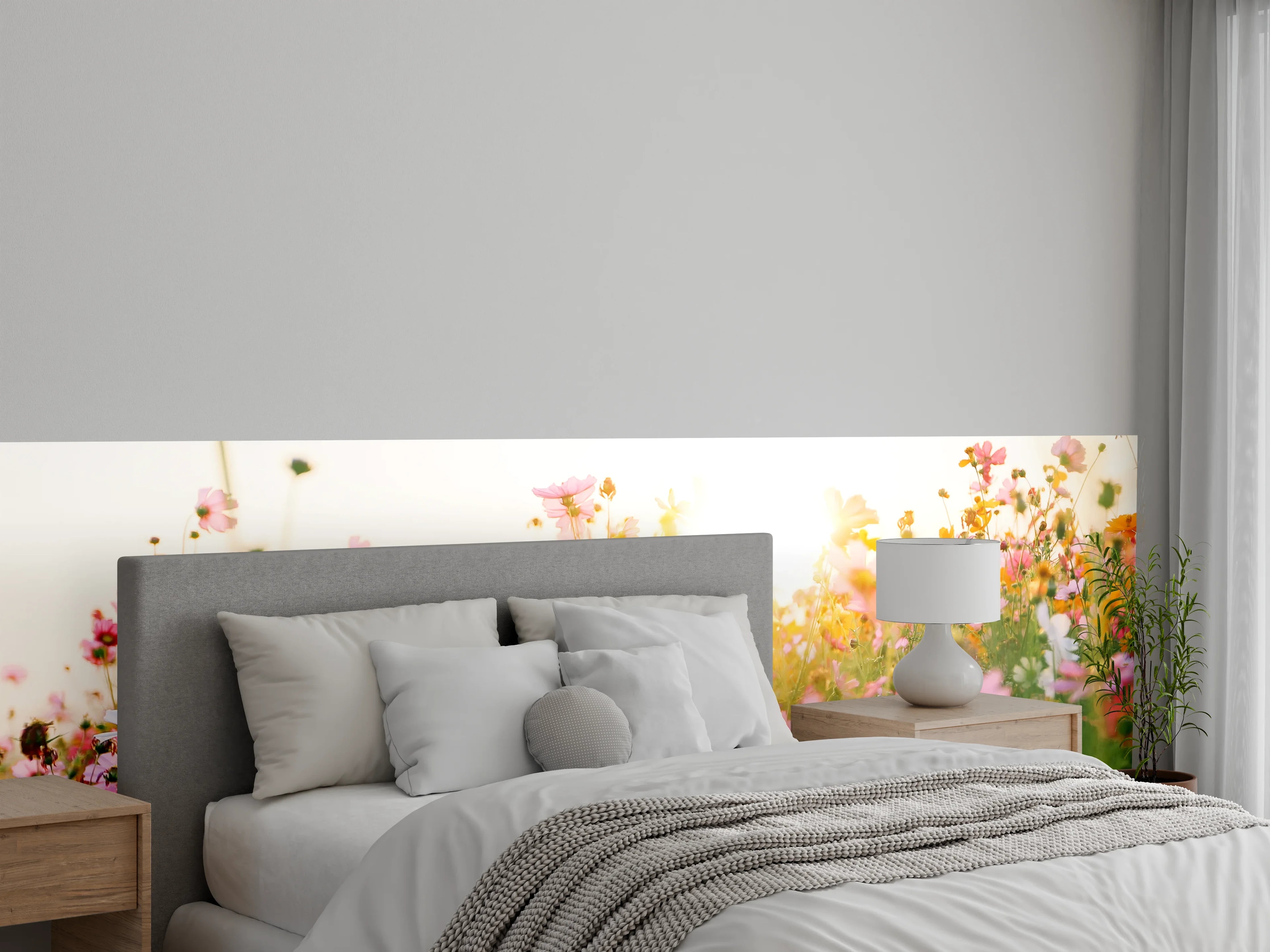 Wandverkleidung Schlafzimmer - Blühende Sommerwiese im Morgenlicht