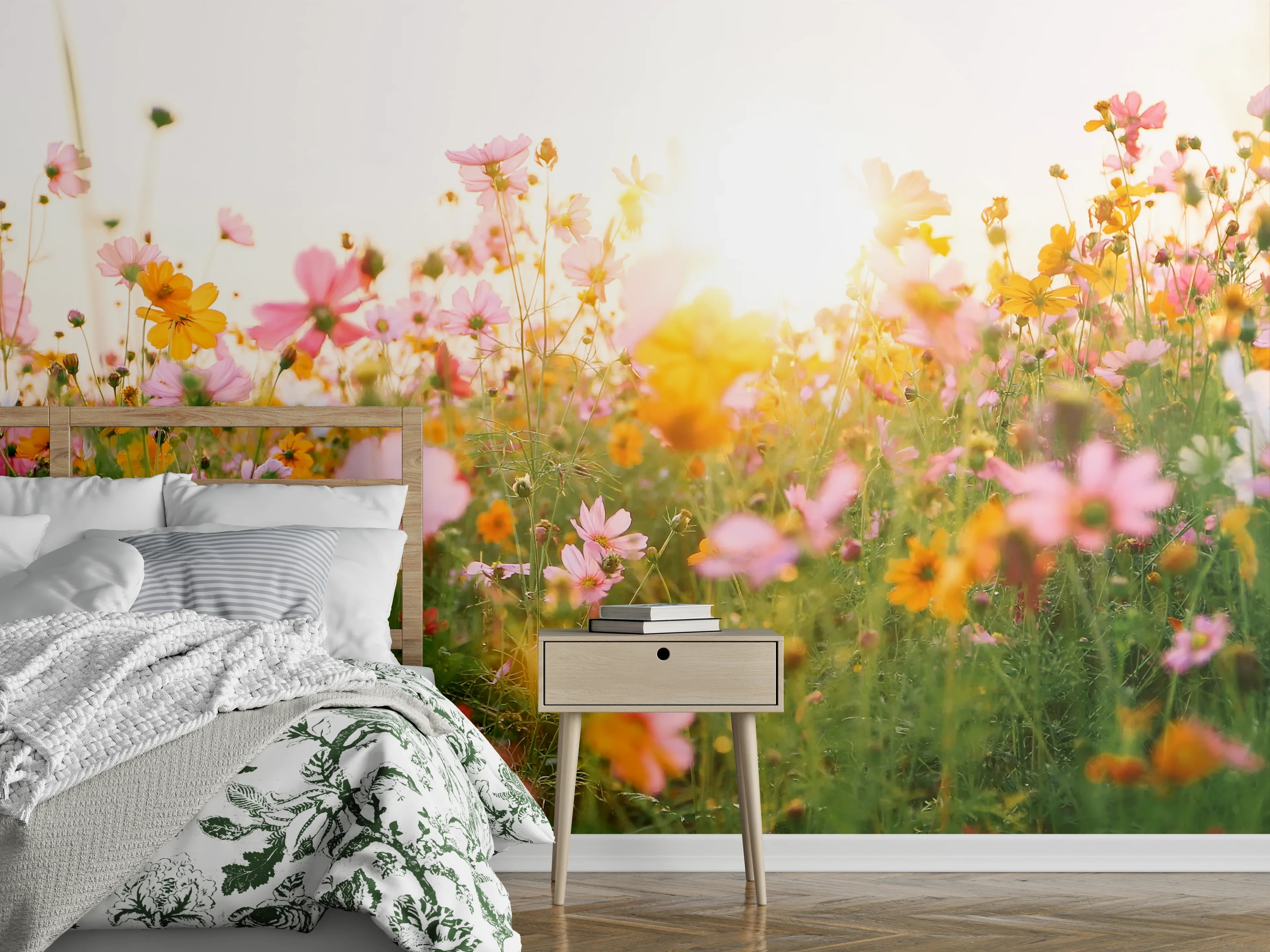 Wandverkleidung Schlafzimmer - Blühende Sommerwiese im Morgenlicht