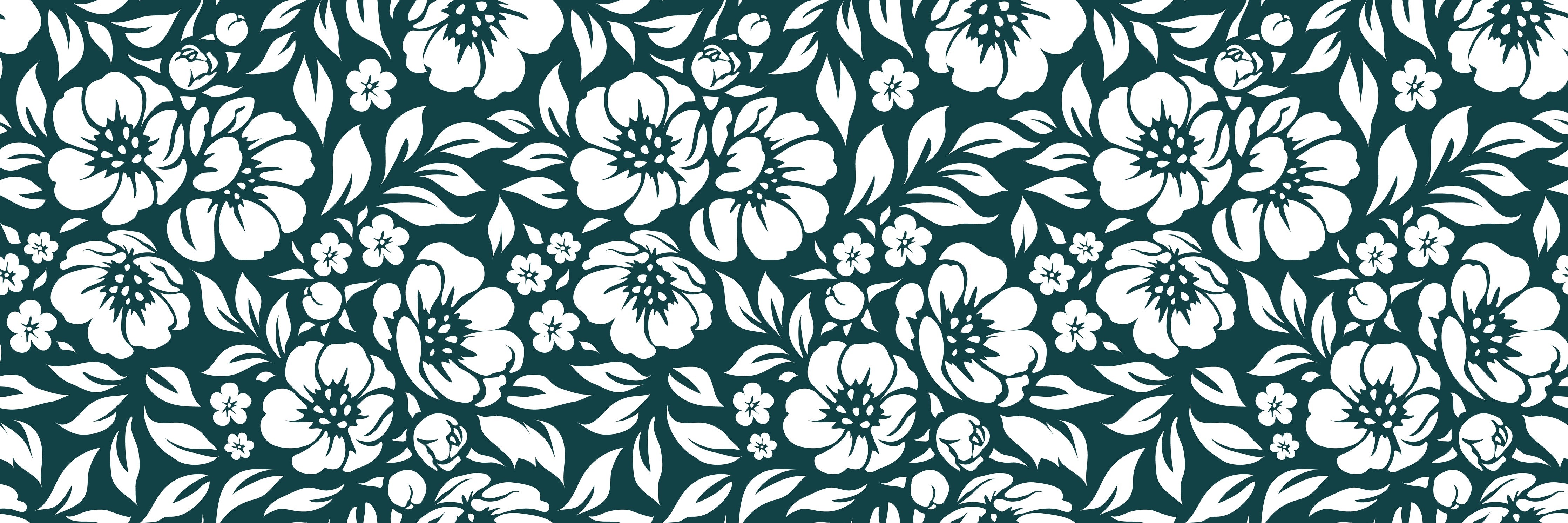 Wandverkleidung Schlafzimmer-Blumenmuster in Dunkelblau und Weiß