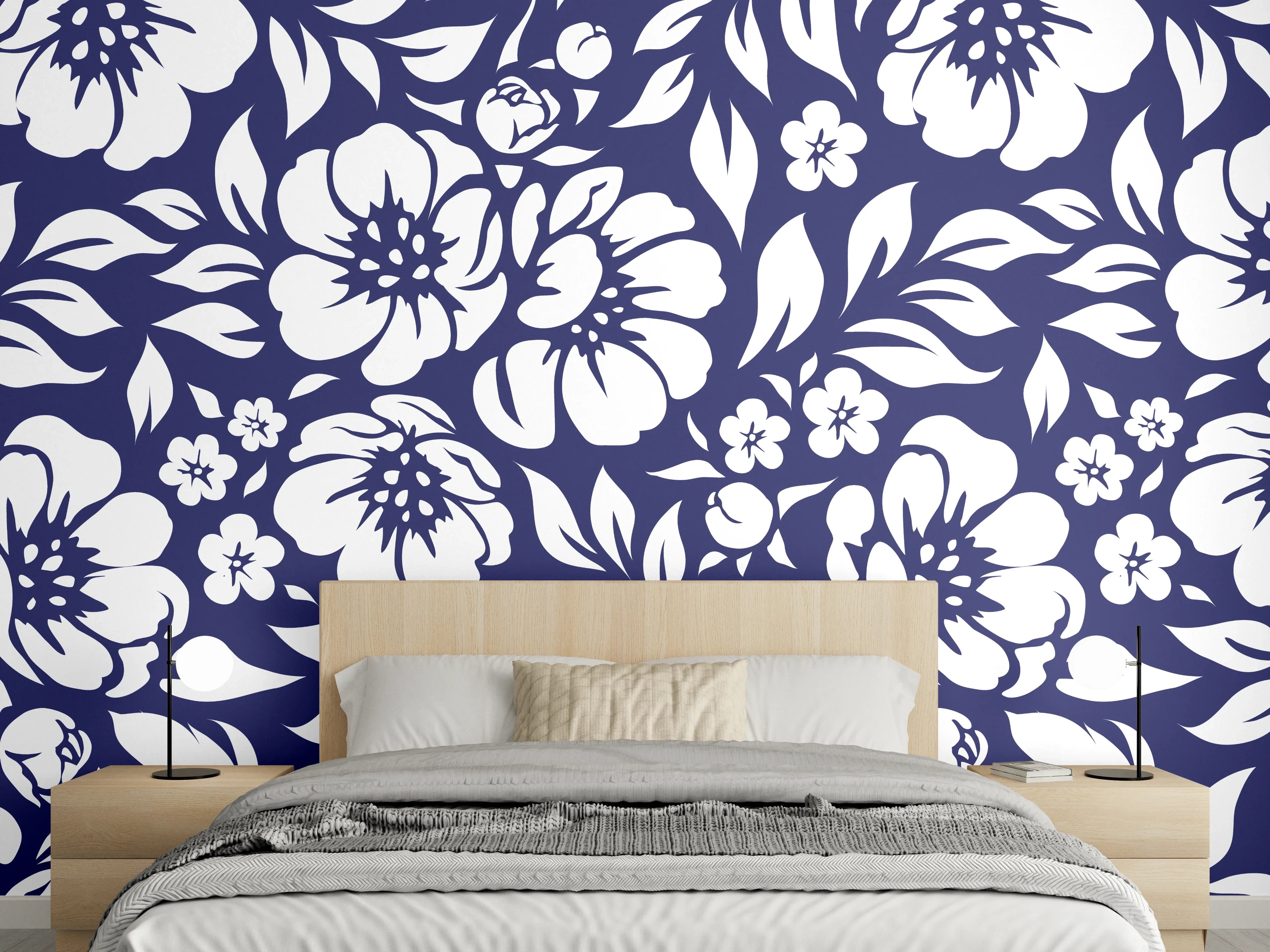 Wandverkleidung Schlafzimmer - Blumenmuster mit blauen und weißen Kontrasten