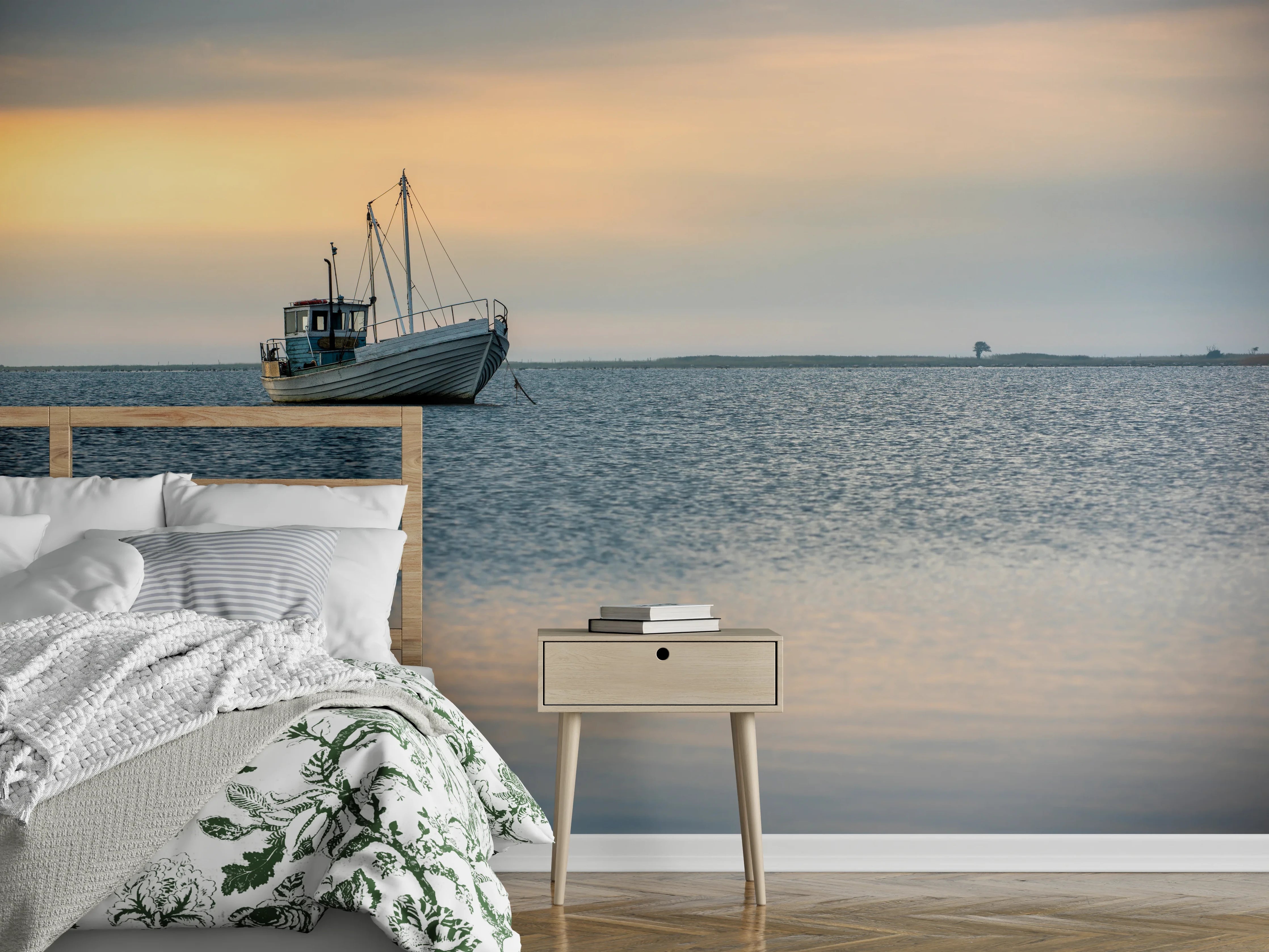 Wandverkleidung Schlafzimmer - Boot bei Sonnenuntergang auf ruhigem See