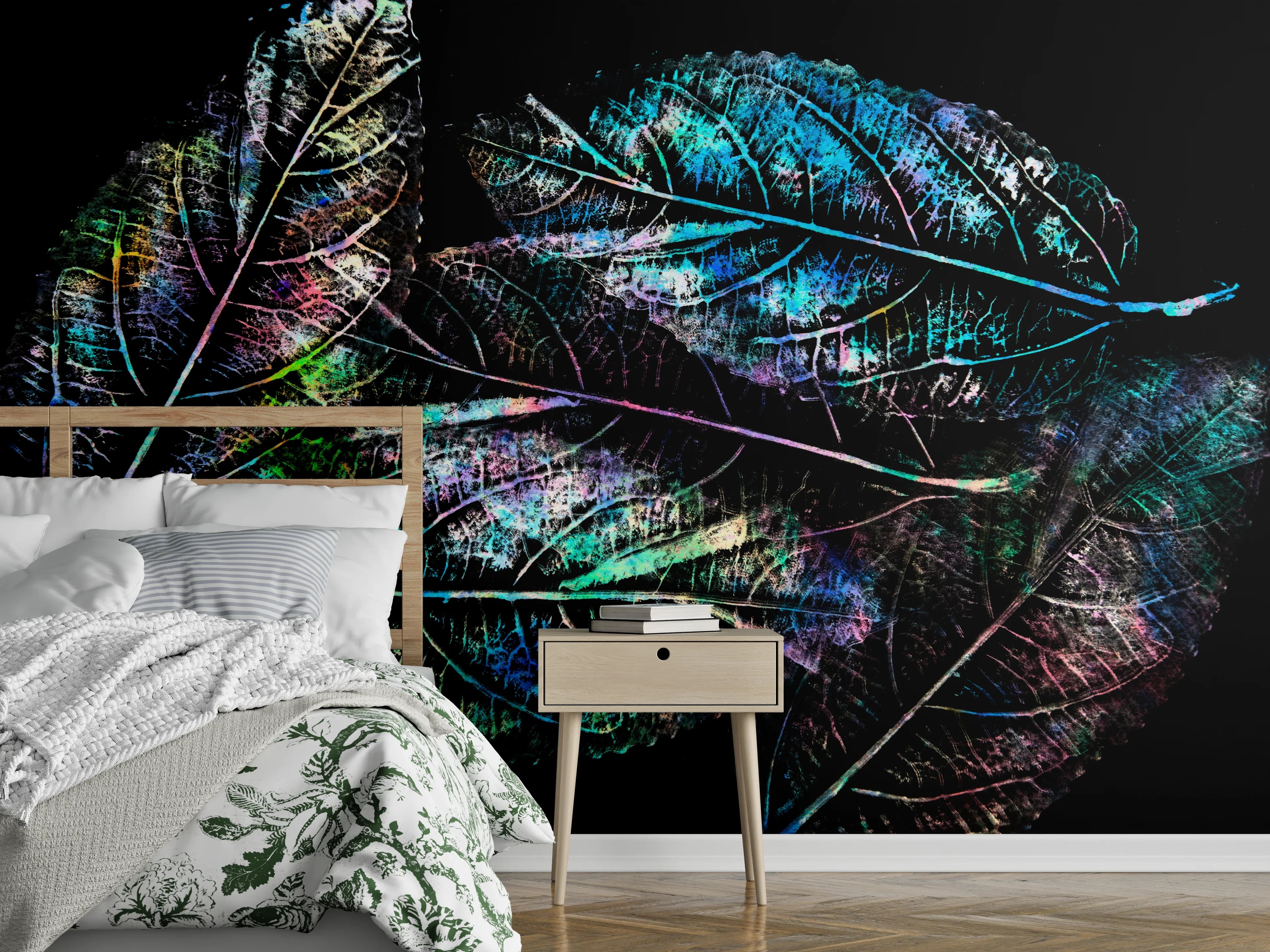 Wandverkleidung Schlafzimmer - Bunte Blätter auf Schwarz – Wanddeko