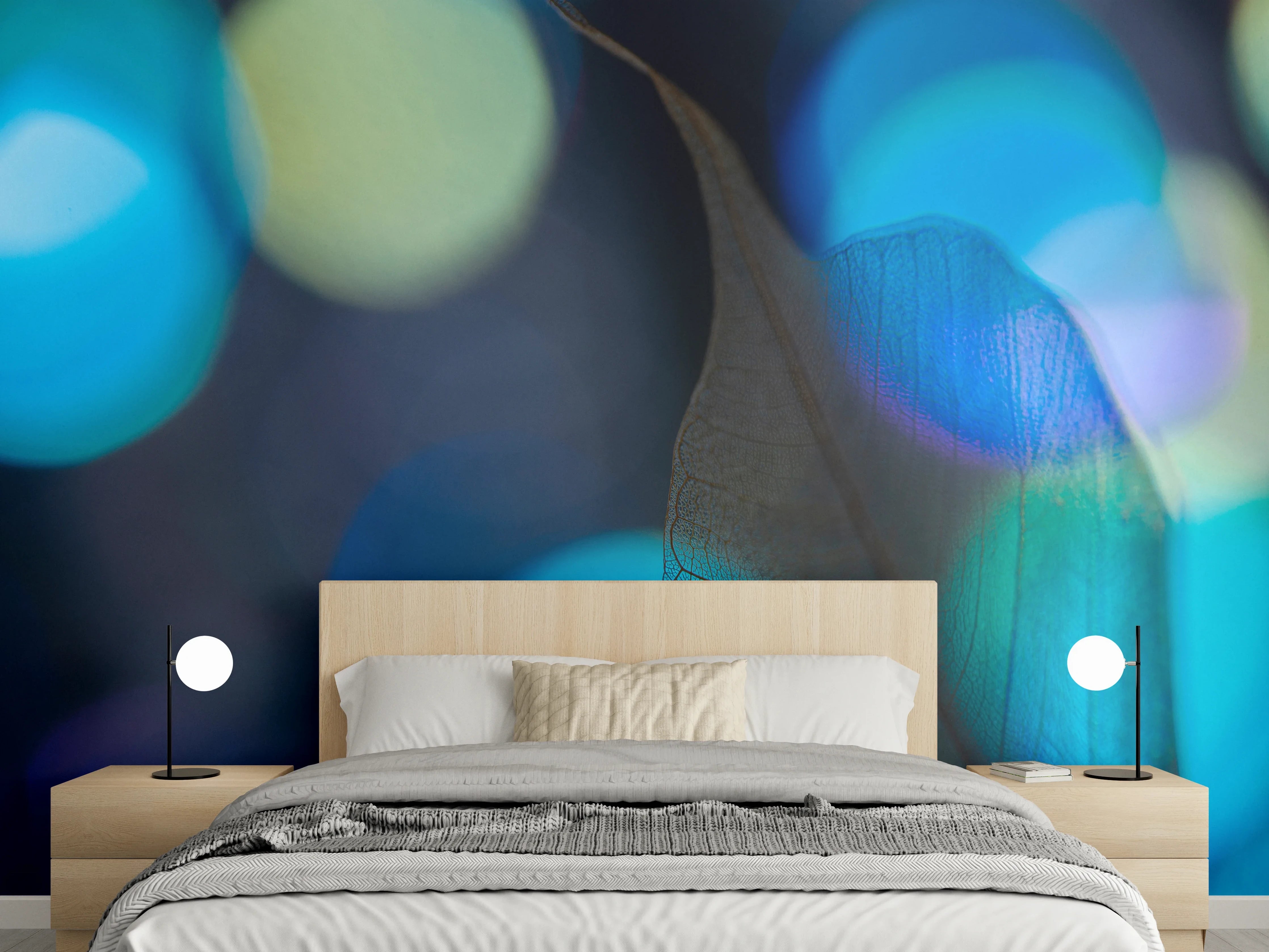 Wandverkleidung Schlafzimmer - Bunte Lichtreflexe auf filigranem Blatt