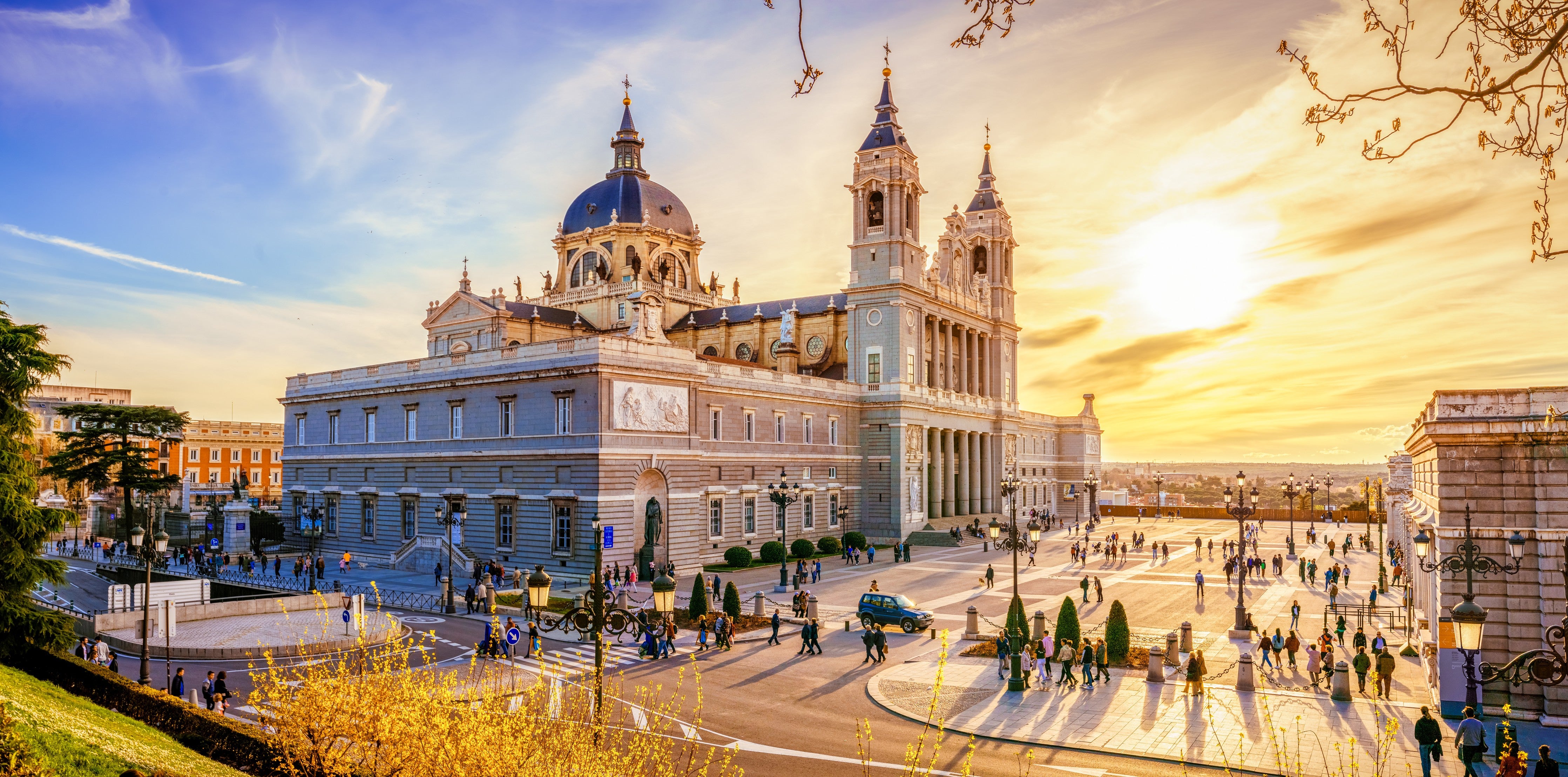 Wandverkleidung Schlafzimmer-Die Kathedrale von Madrid