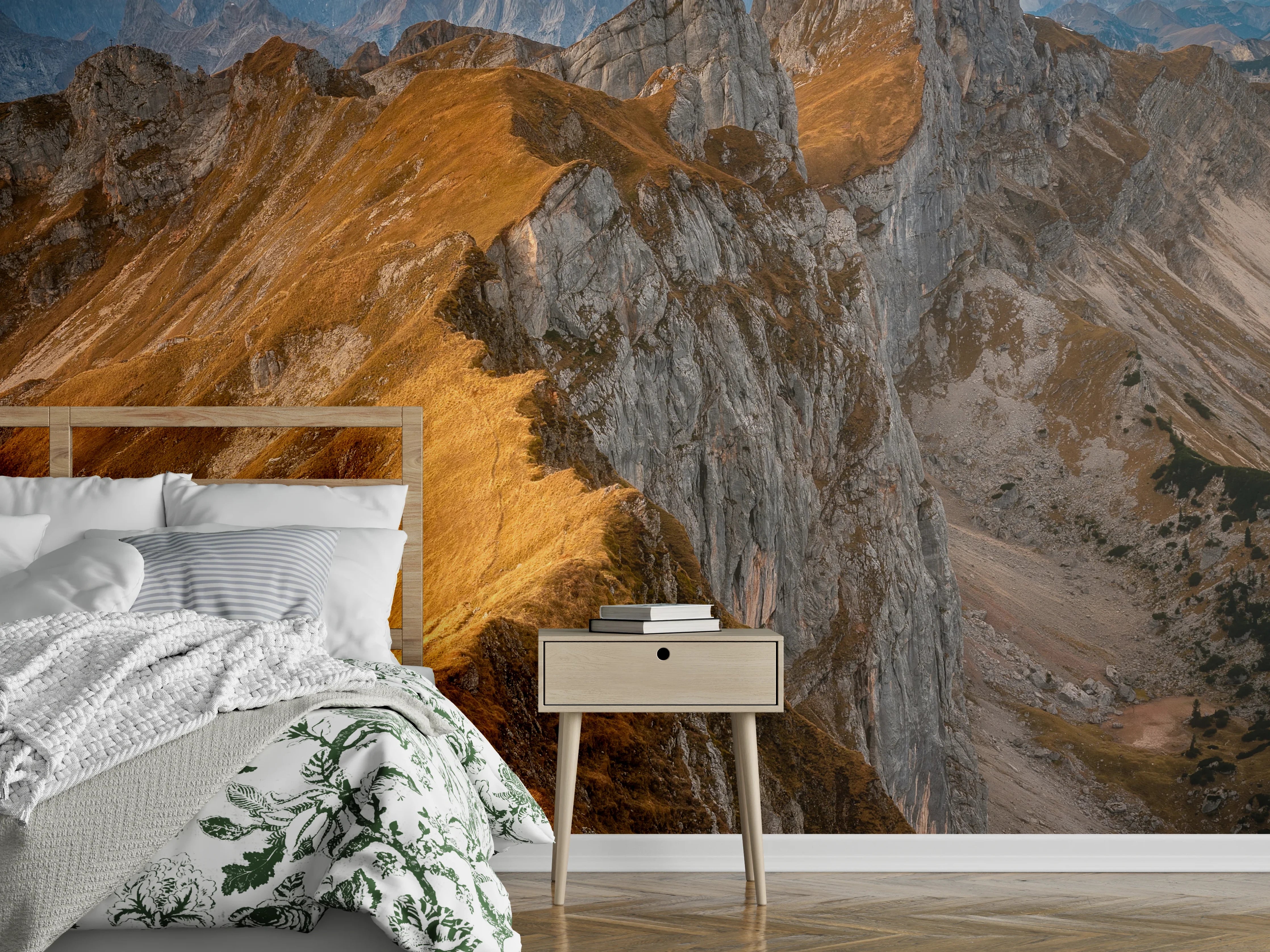 Wandverkleidung Schlafzimmer - Dramatische Gebirgslandschaft bei Sonnenlicht