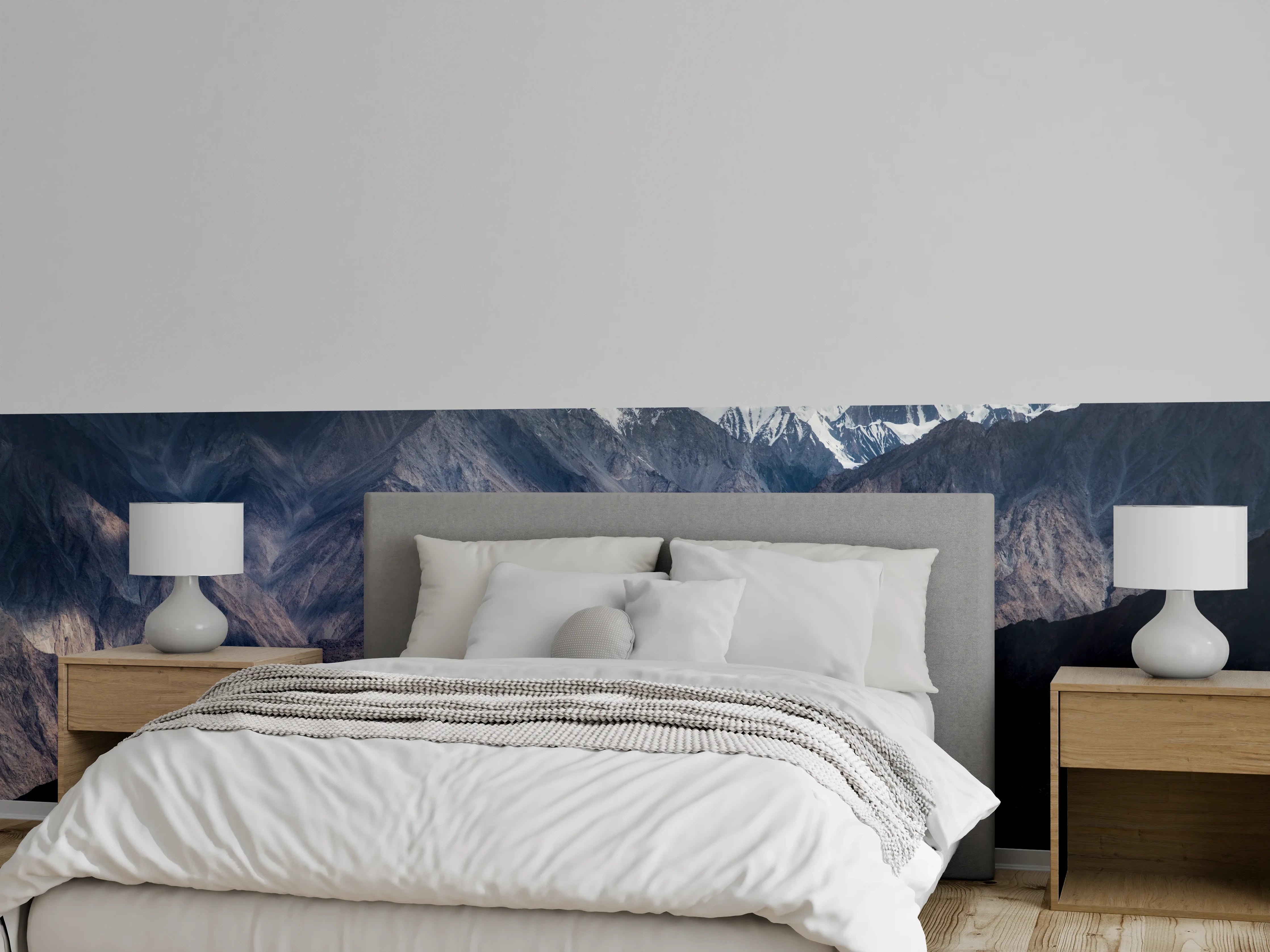 Wandverkleidung Schlafzimmer - Dramatische Gebirgslandschaft mit Schneegipfeln
