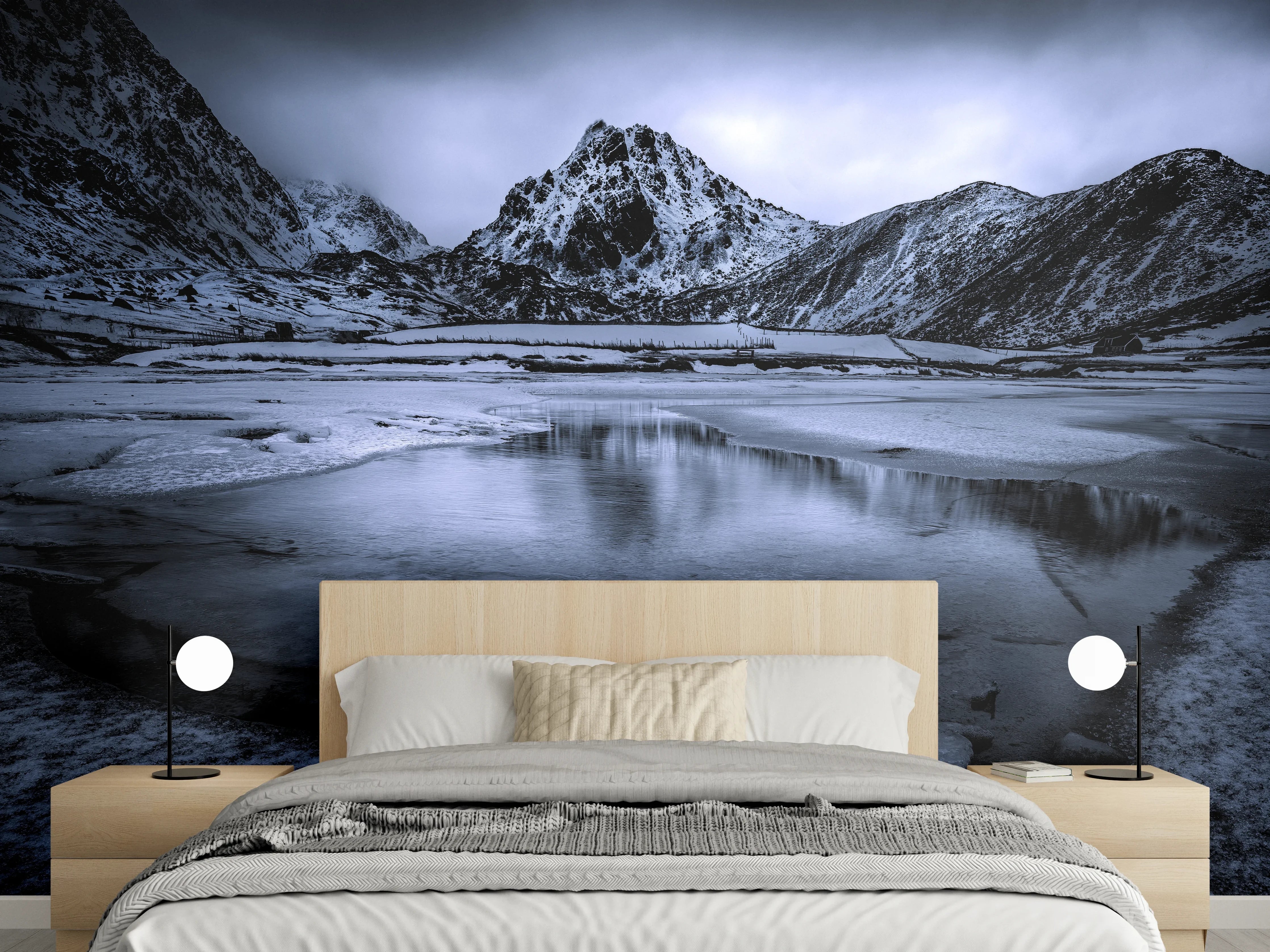 Wandverkleidung Schlafzimmer - Dramatischer Gebirgssee im Winter