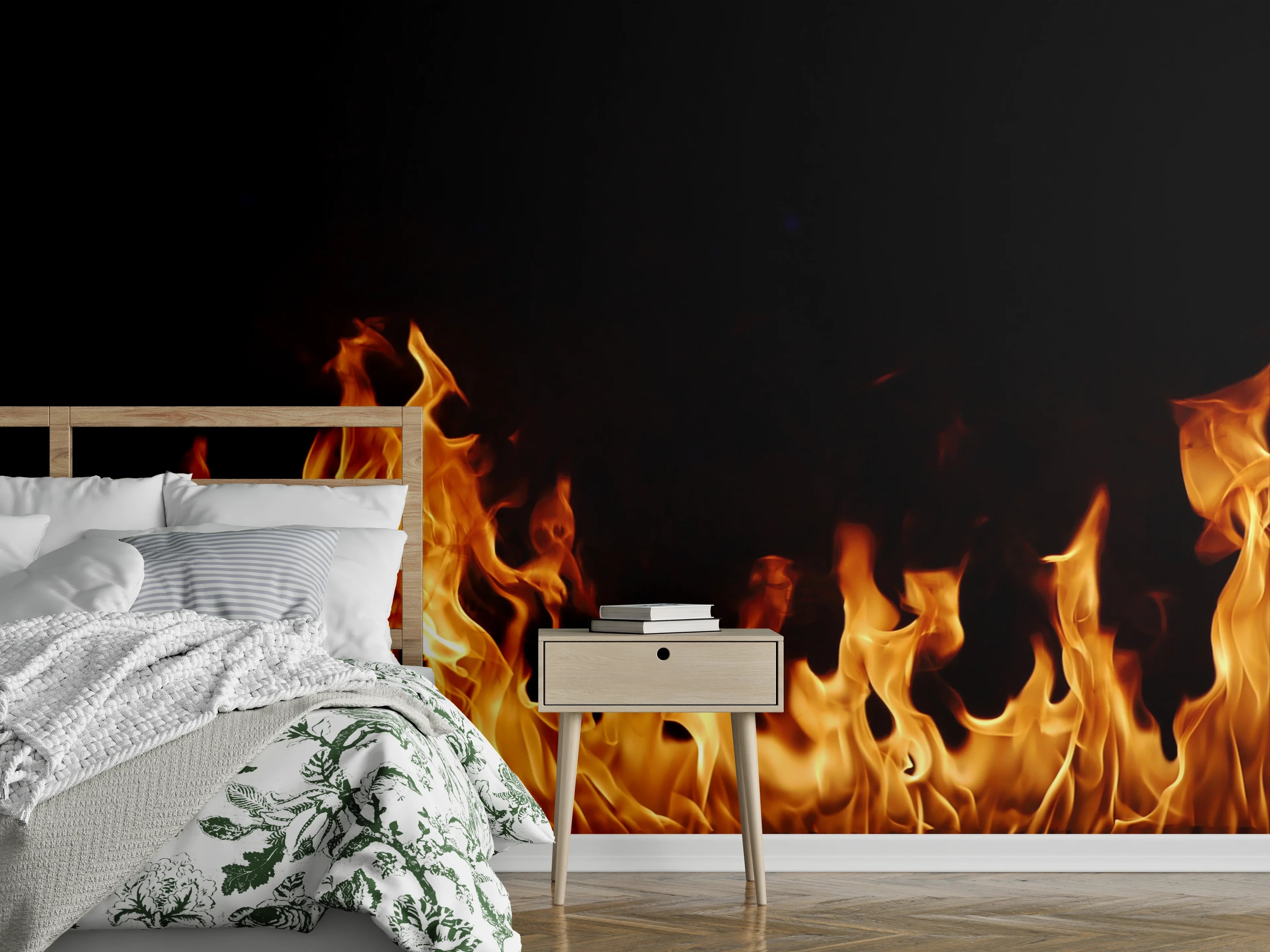 Wandverkleidung Schlafzimmer - Dynamisches Flammenmotiv auf schwarzem Hintergrund