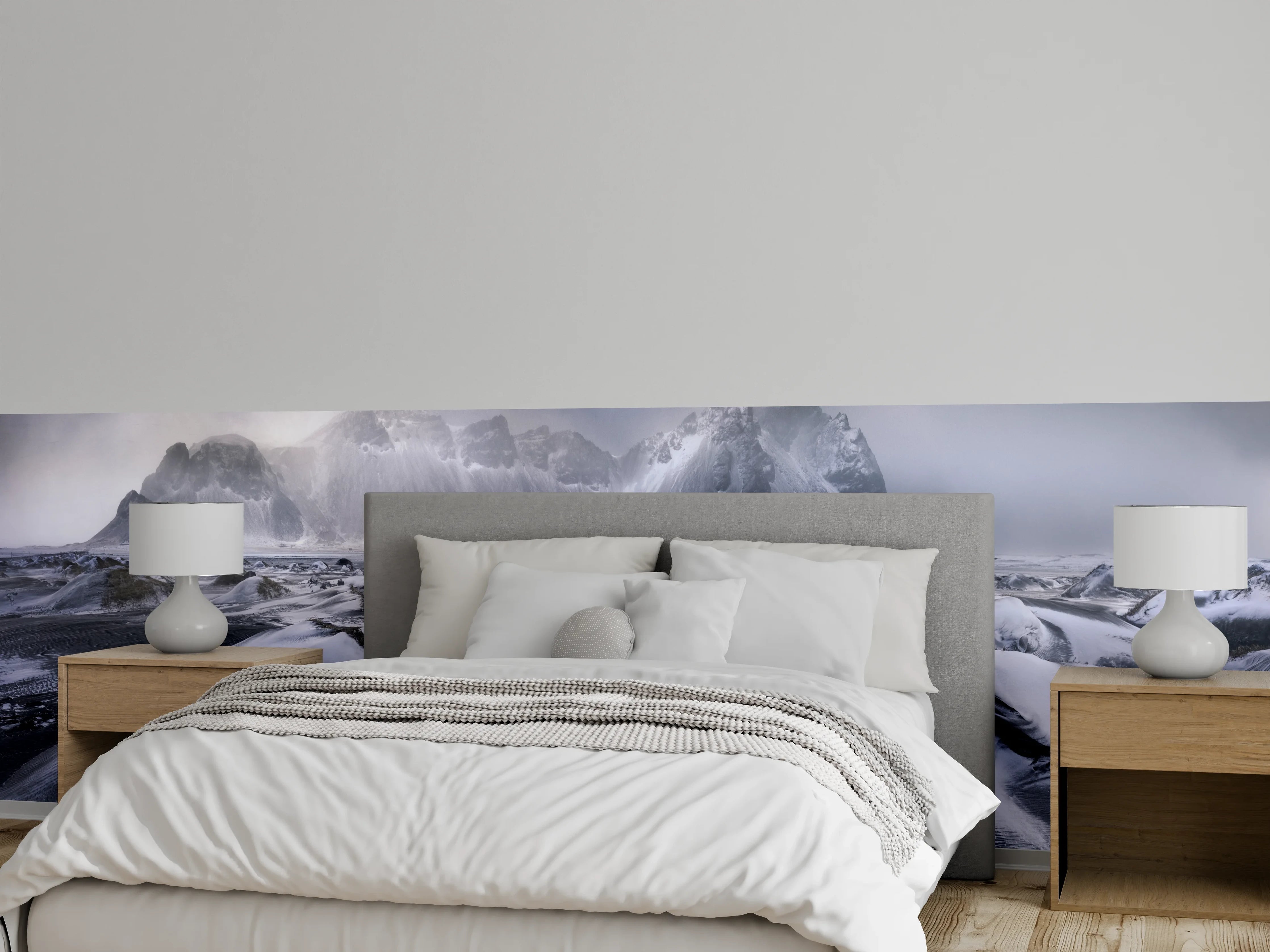 Wandverkleidung Schlafzimmer - Eisige Berge Schwarz-Weiß Wandmotiv