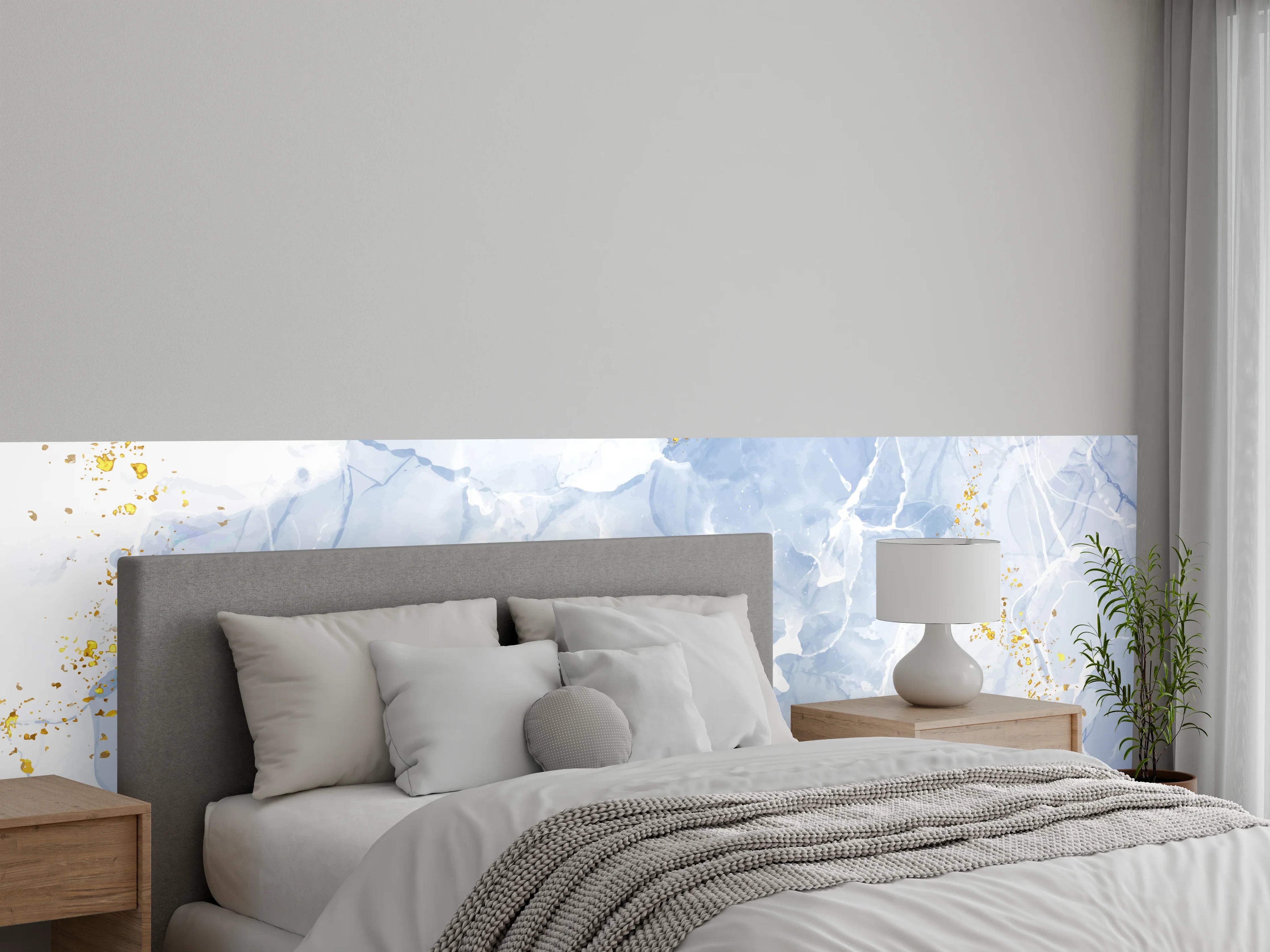 Wandverkleidung Schlafzimmer - Eisiges Blau mit Goldakzenten