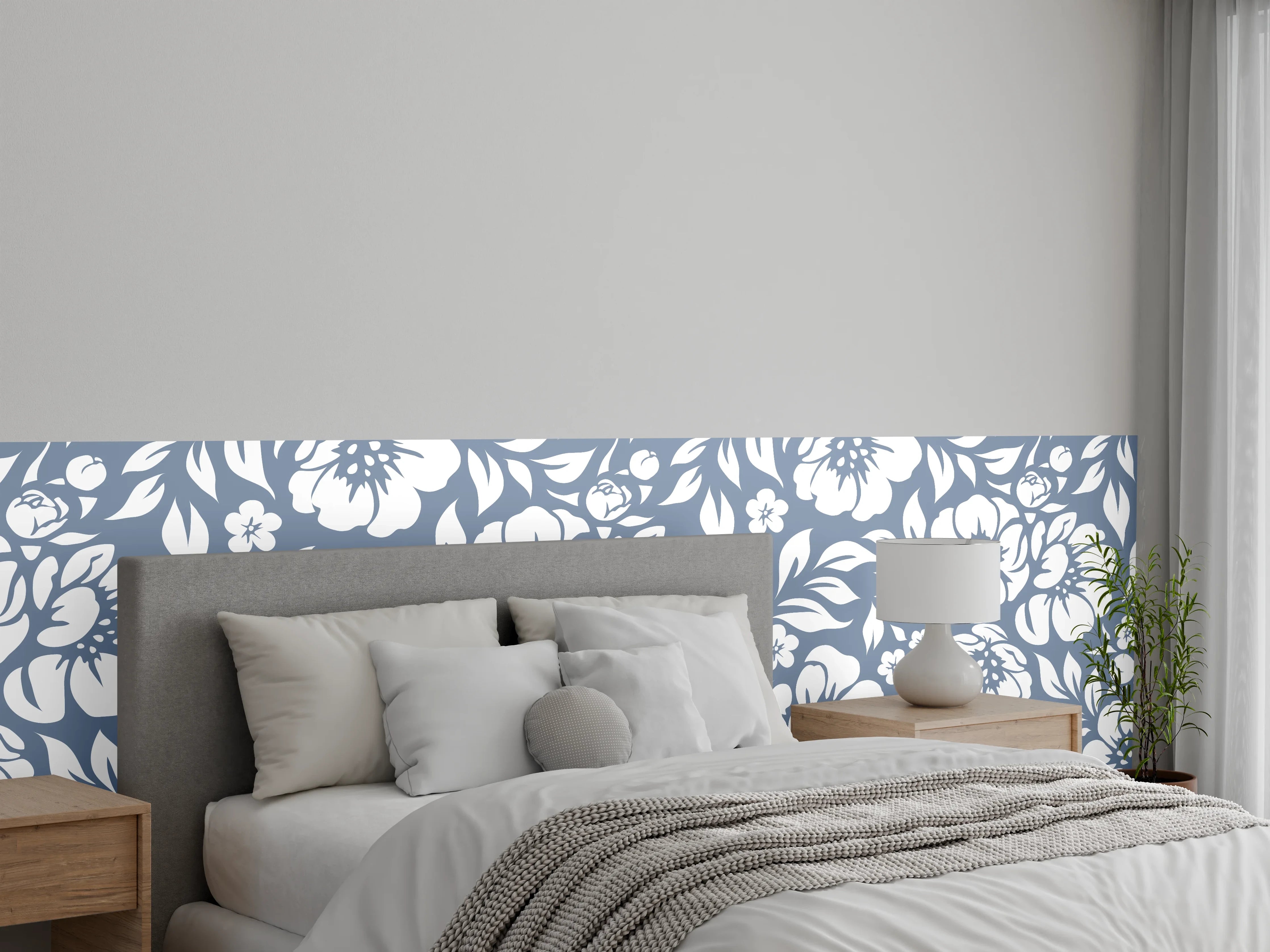 Wandverkleidung Schlafzimmer - Elegante Grautöne im blauen und weißen Blumendesign