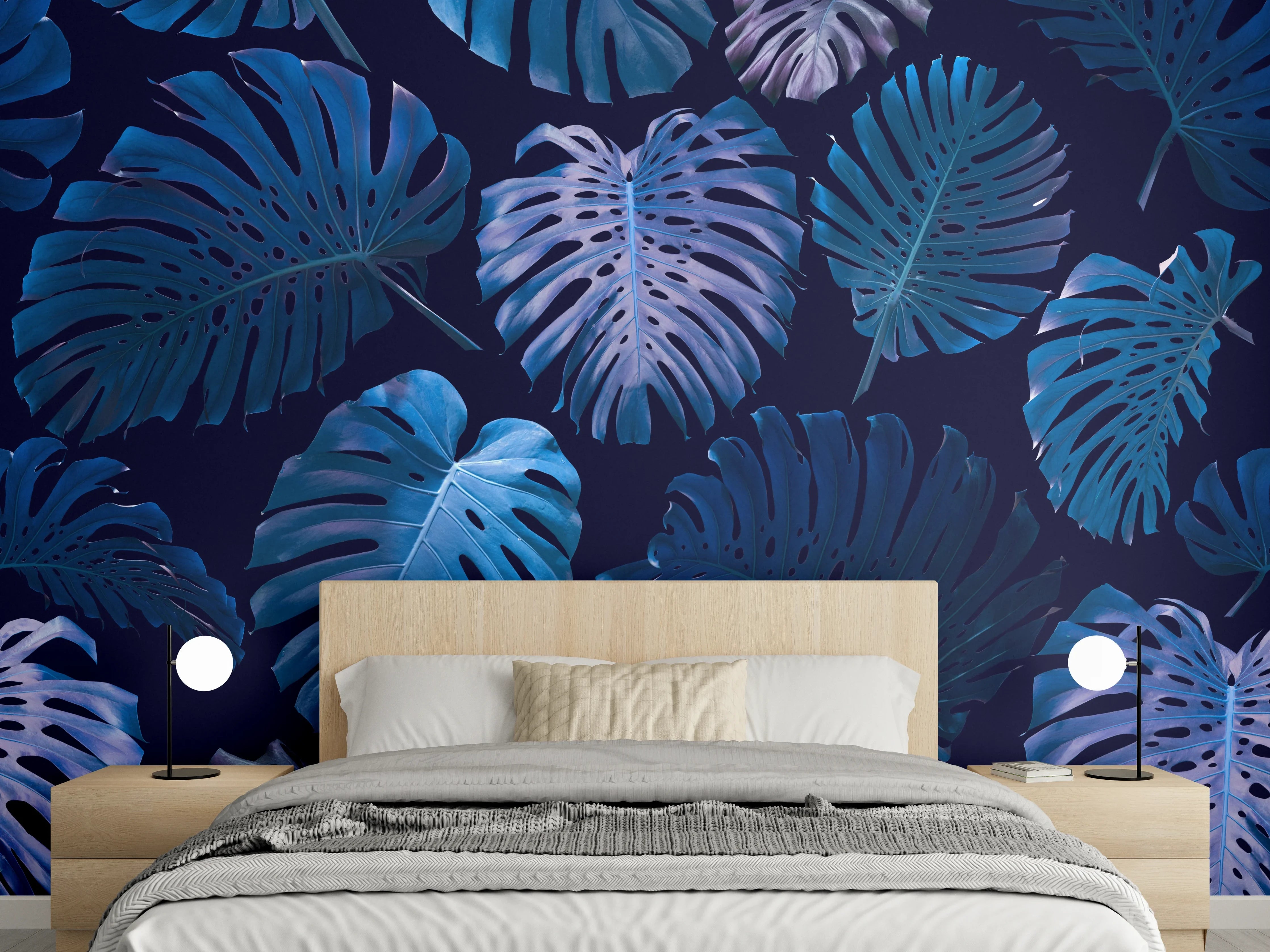 Wandverkleidung Schlafzimmer - Exotische Monstera-Blätter in Dunkelblau