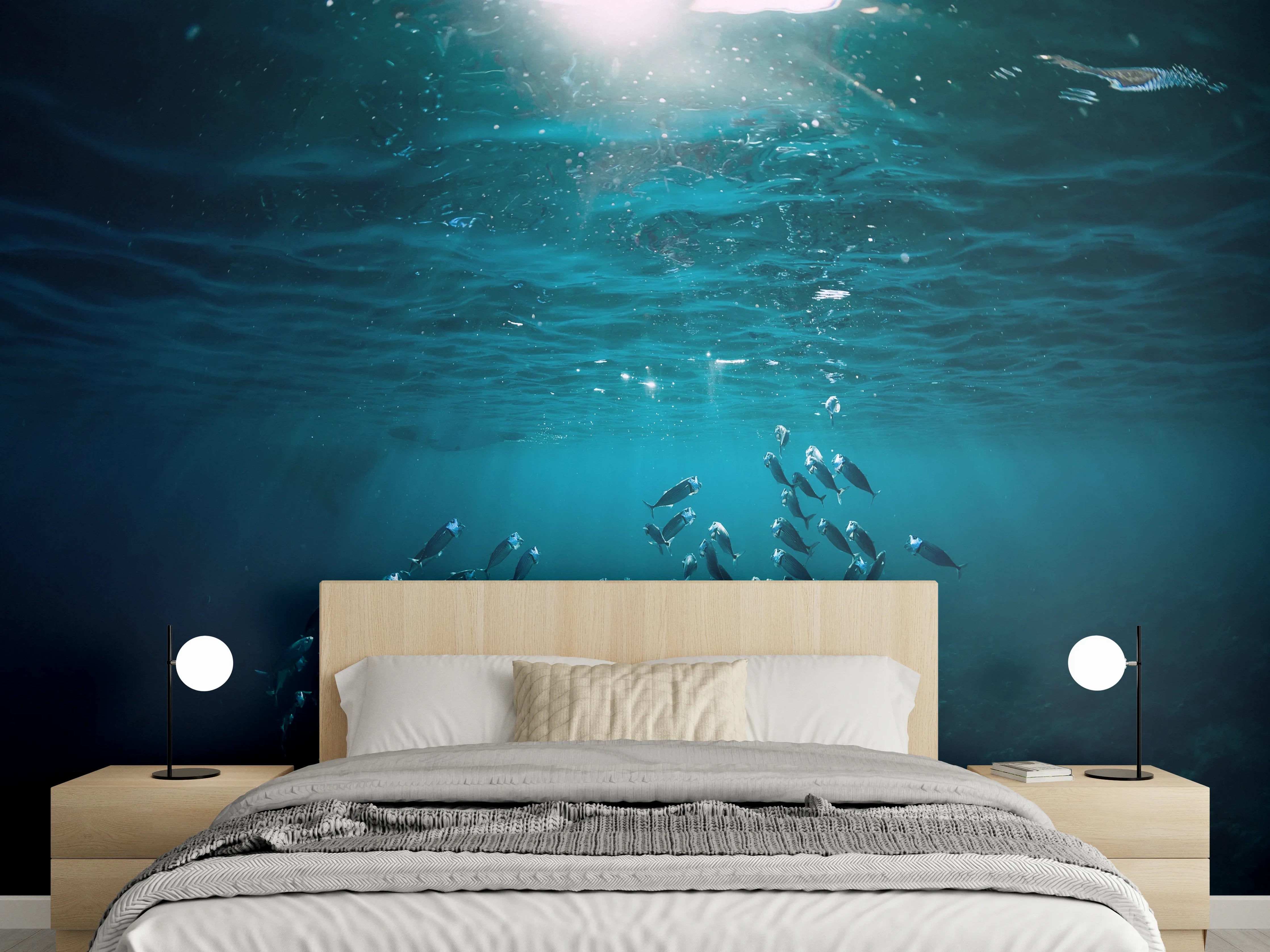 Wandverkleidung Schlafzimmer - Faszinierendes Unterwassermeer mit Fischschwarm