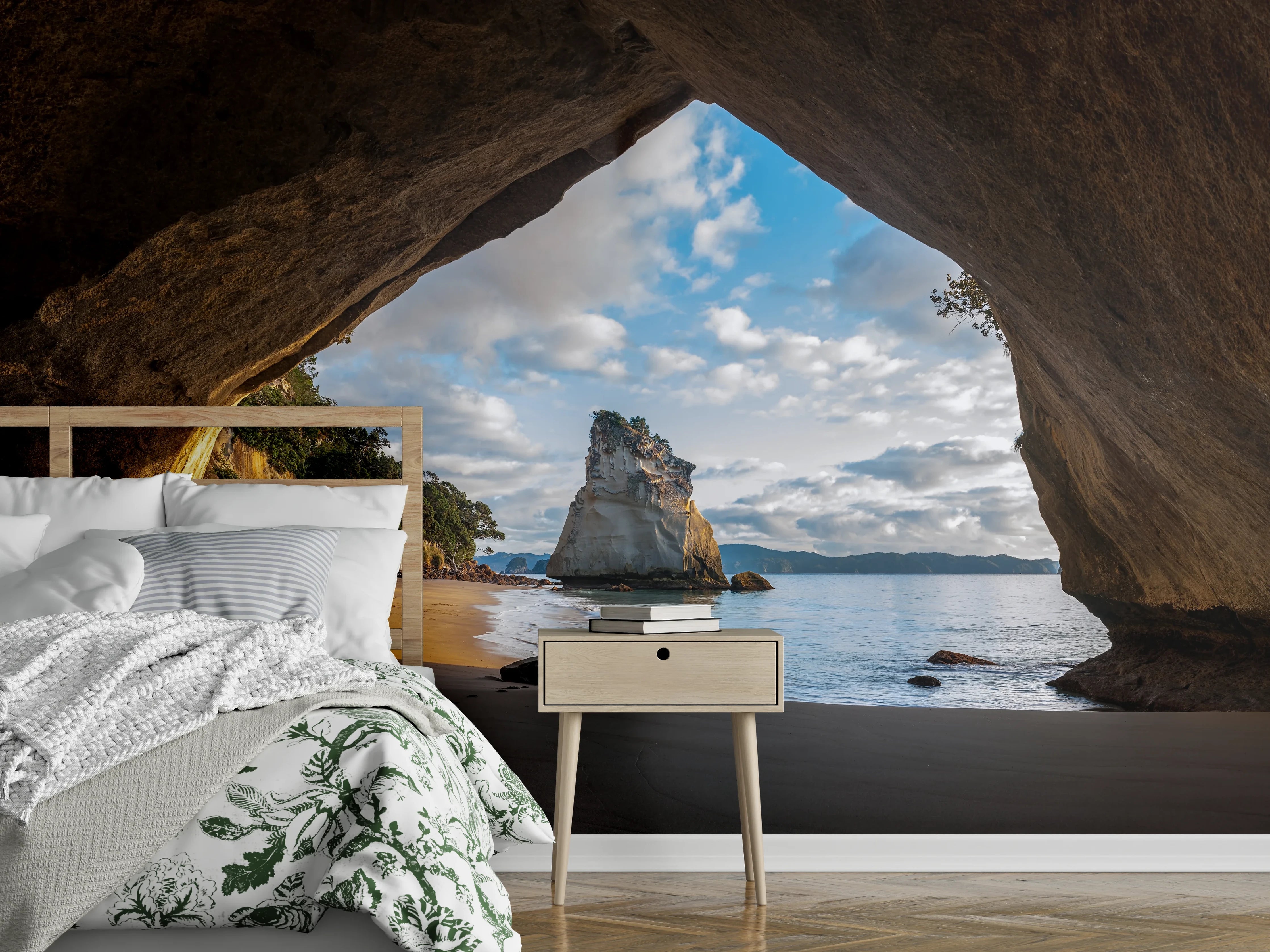 Wandverkleidung Schlafzimmer - Felsentor am Strand Panorama