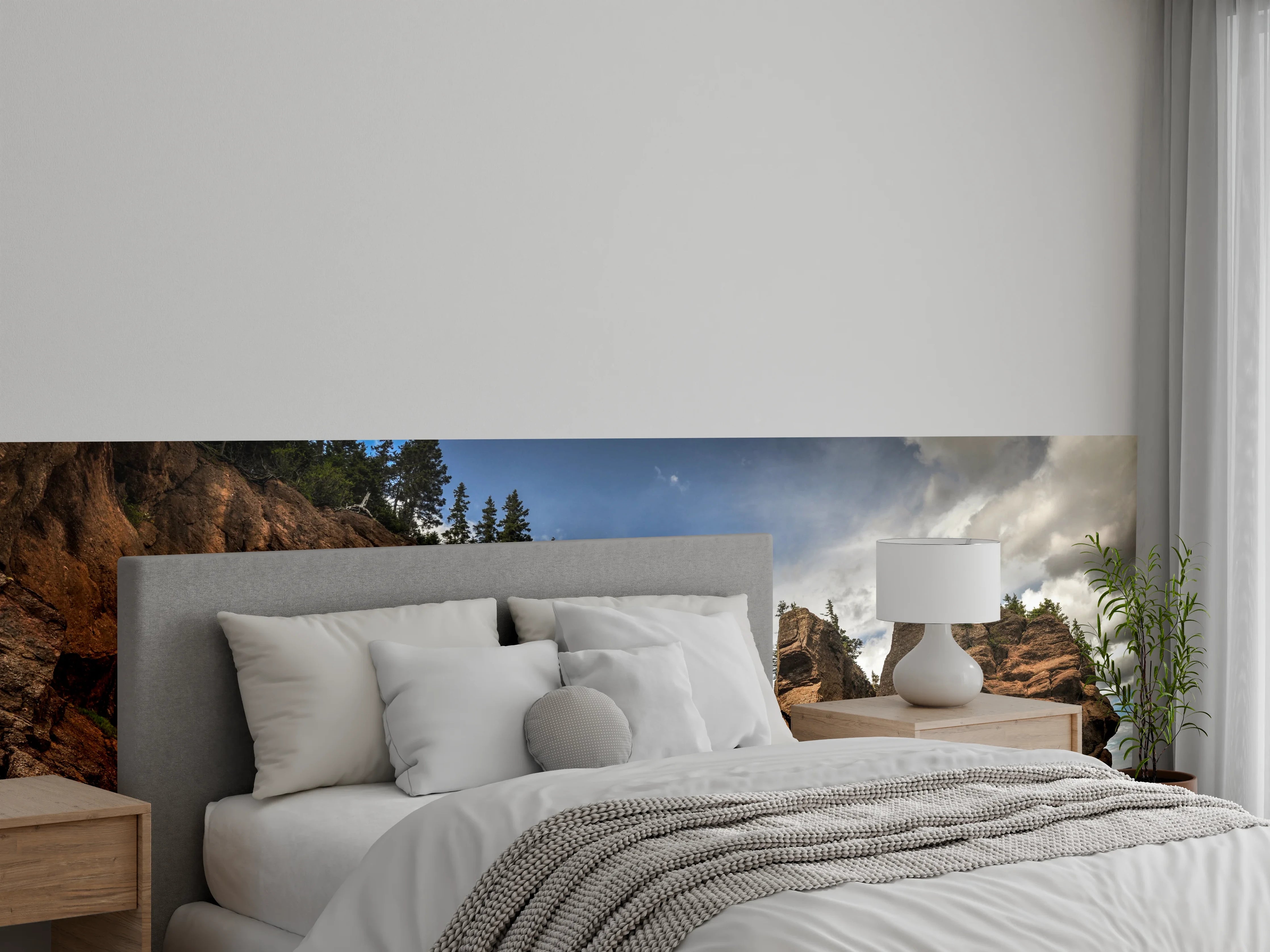 Wandverkleidung Schlafzimmer - Felsformation am Meer mit dramatischem Himmel