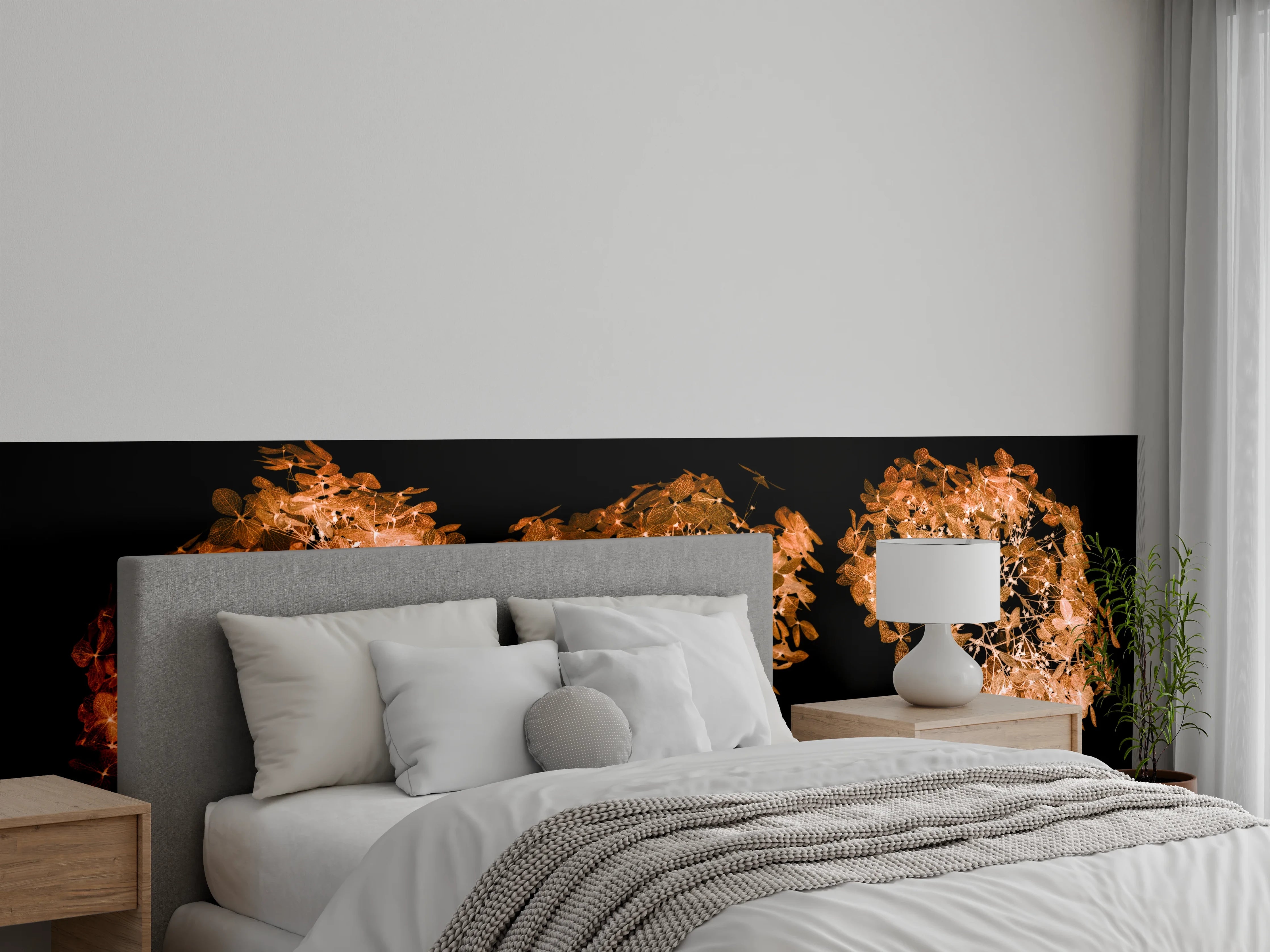 Wandverkleidung Schlafzimmer - Filigrane getrocknete Blüten auf Schwarz