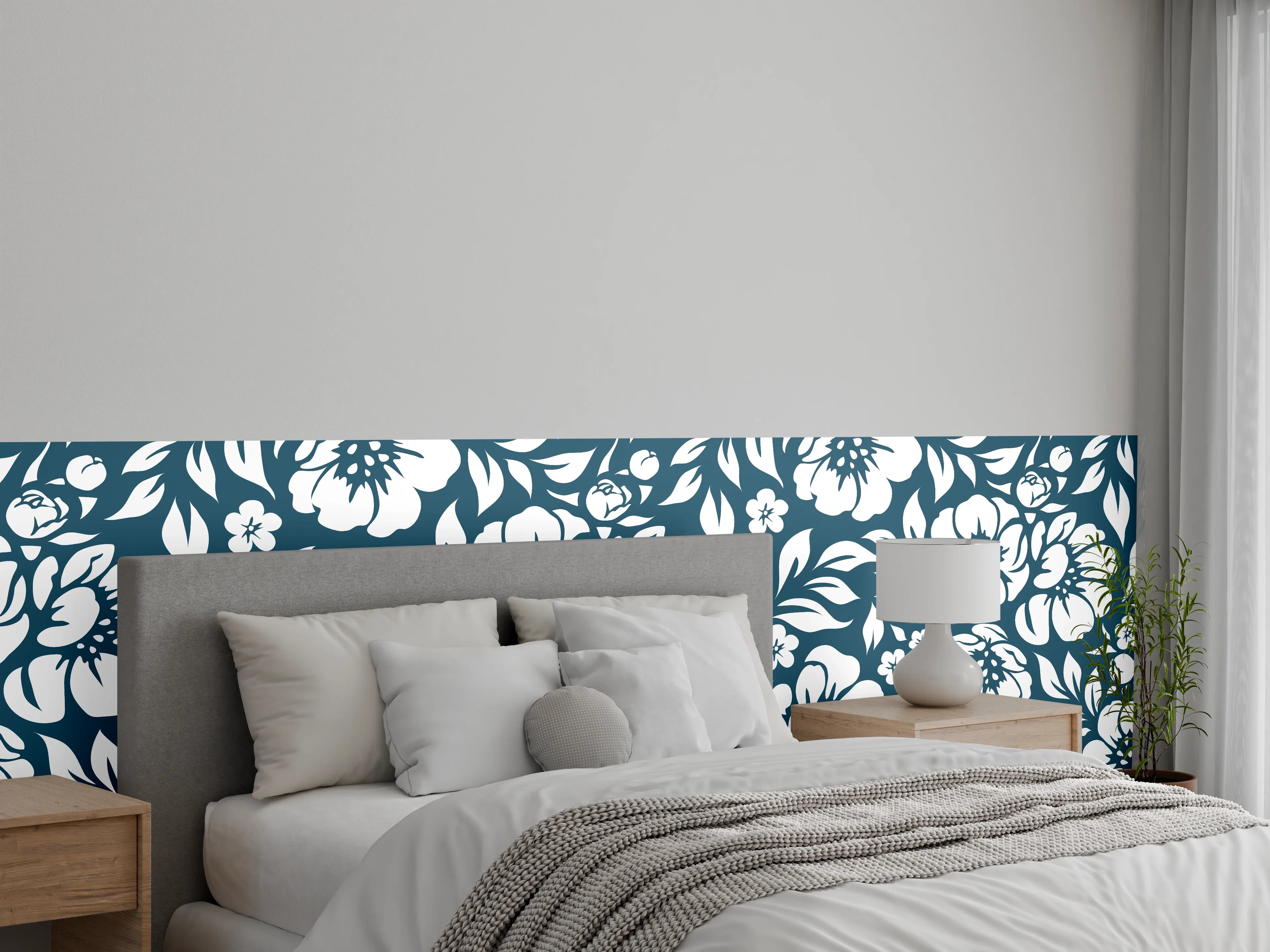 Wandverkleidung Schlafzimmer - Florales Wandmuster in Blau-Weiß