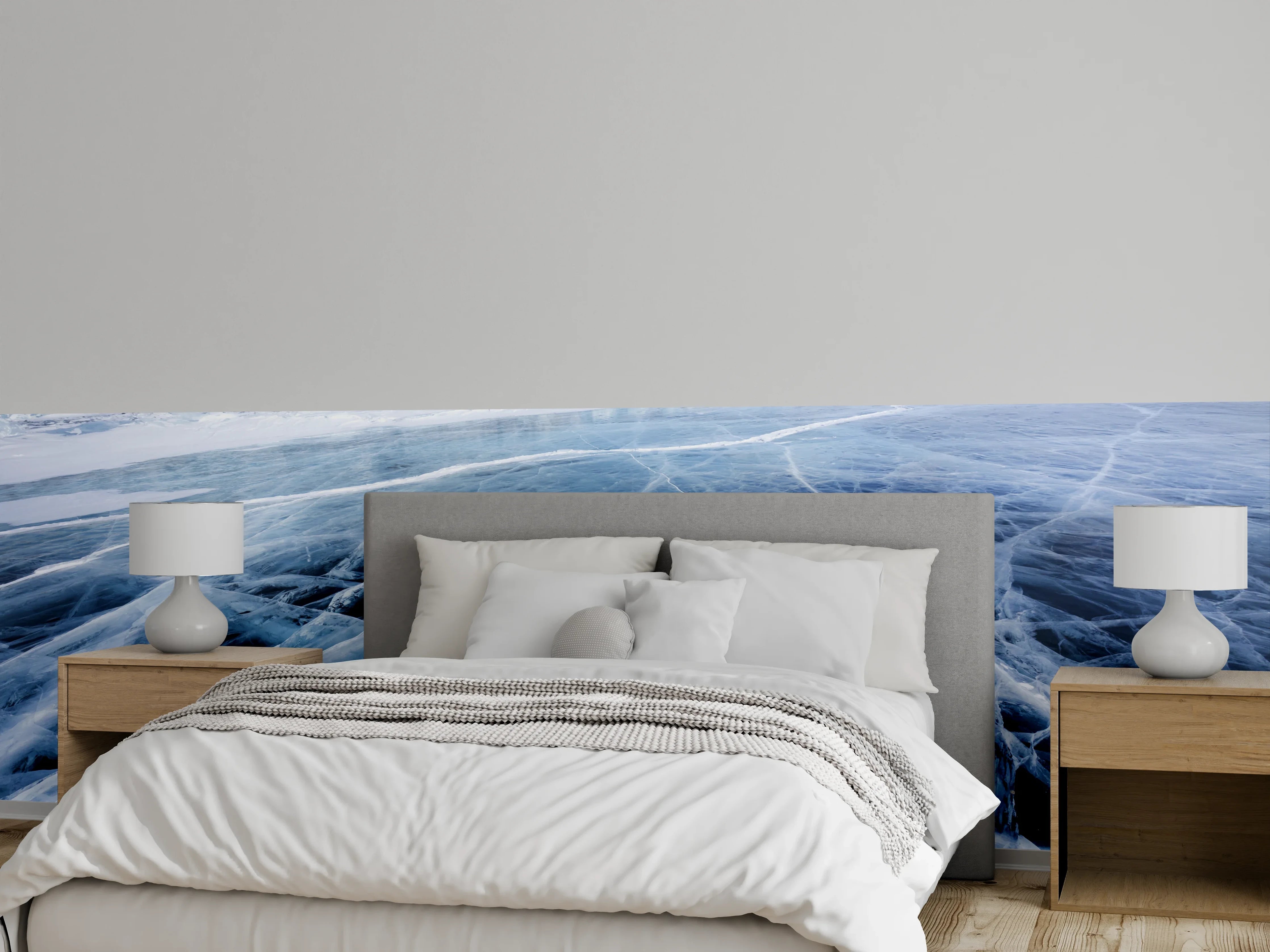 Wandverkleidung Schlafzimmer - Gefrorener See mit Eisspalten und Bergen