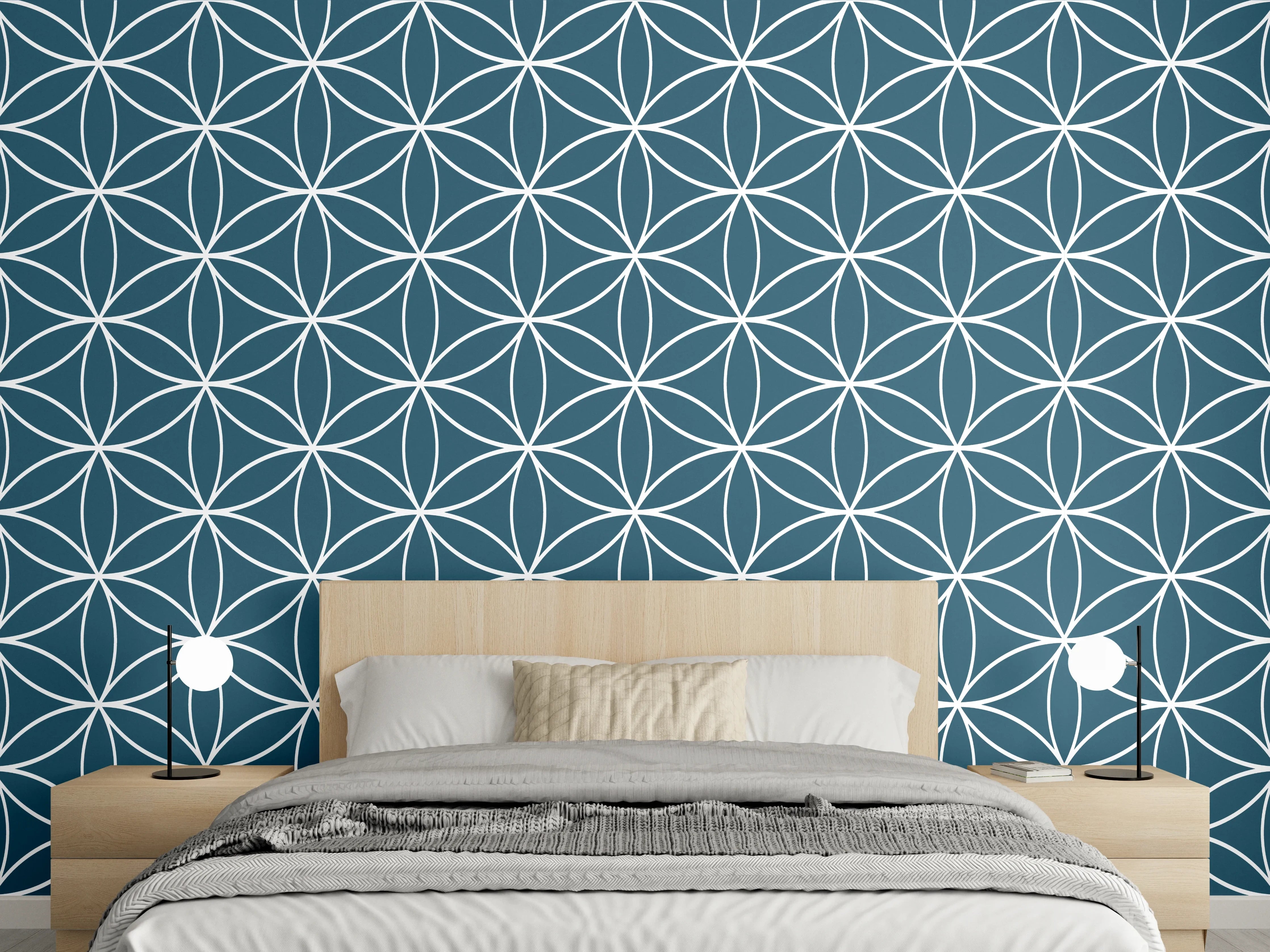 Wandverkleidung Schlafzimmer - Geometrisches Blumenmuster in Blau-Weiß