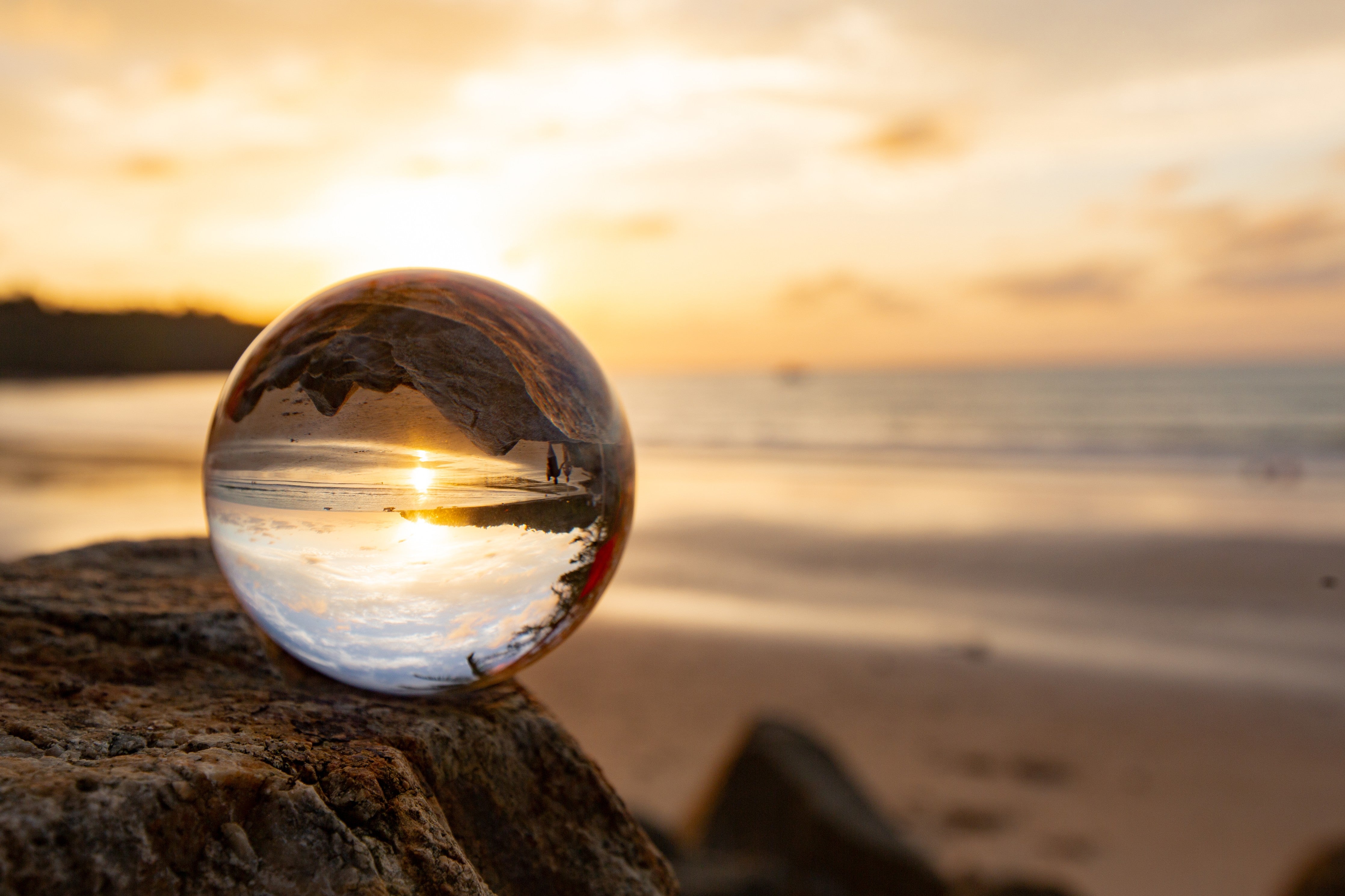 Wandverkleidung Schlafzimmer-Glaskugel an der Küste