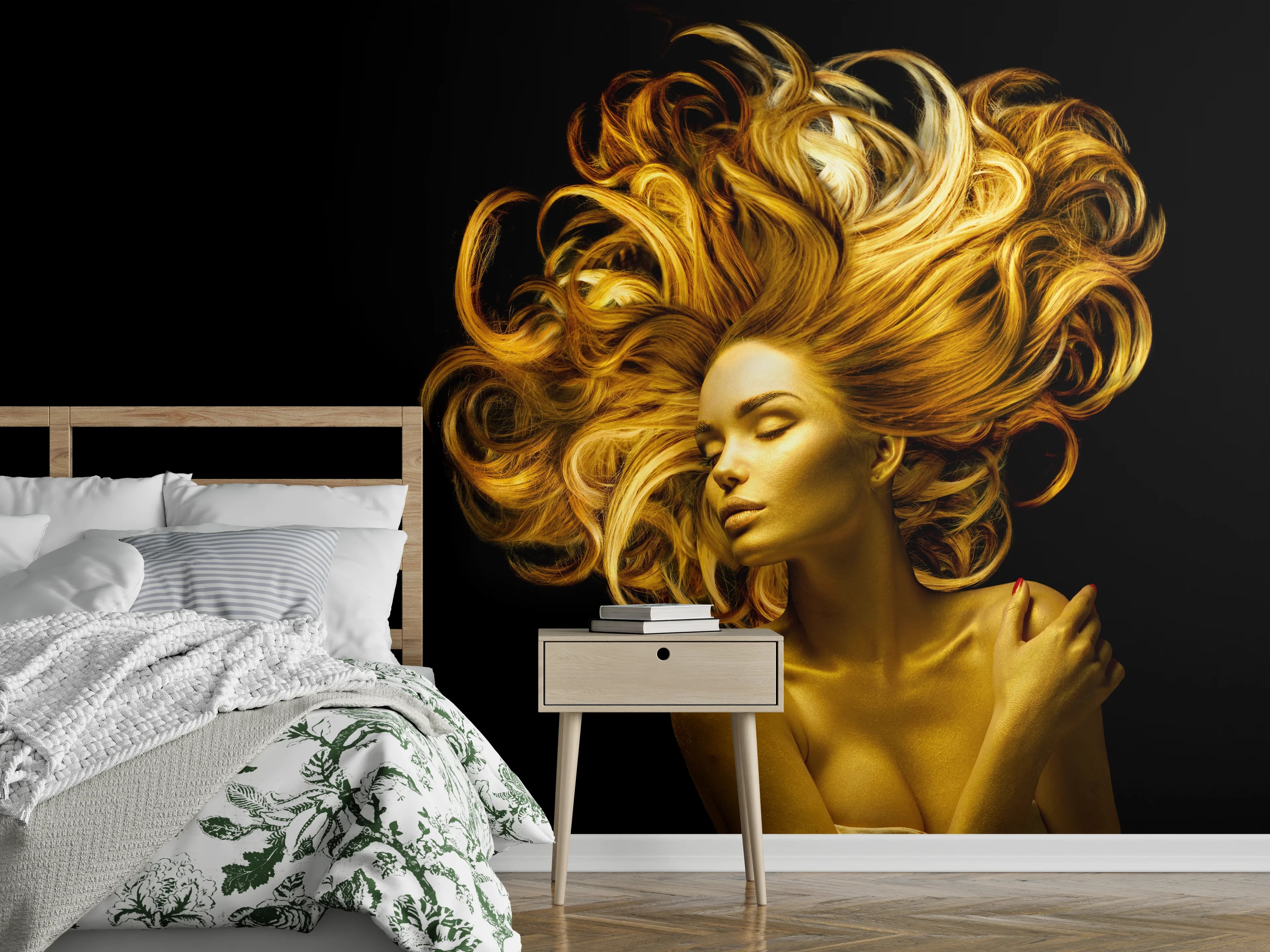 Wandverkleidung Schlafzimmer - Goldene Frau mit fliegendem Haar
