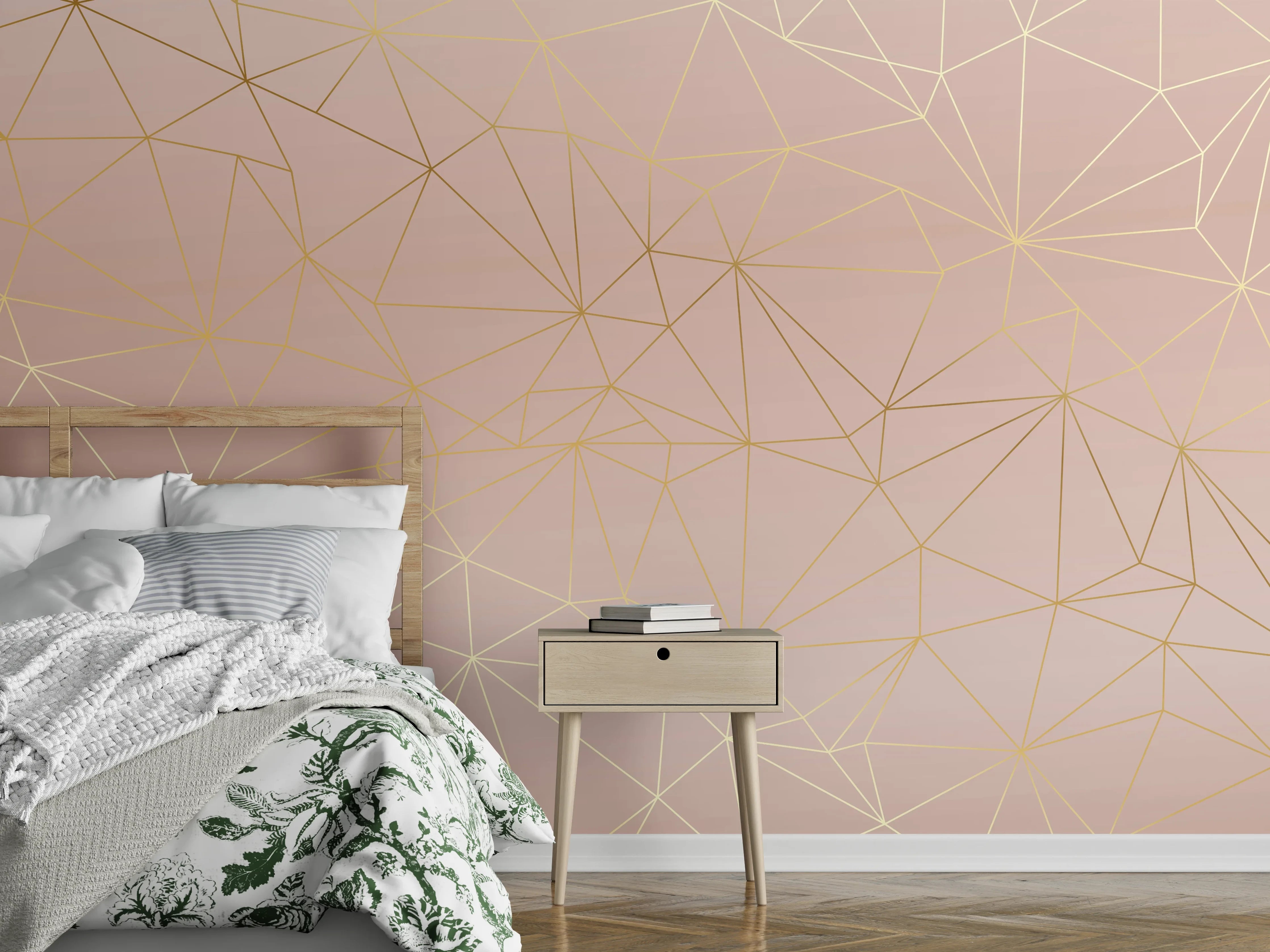 Wandverkleidung Schlafzimmer - Goldene Linien auf Beige Hintergrund