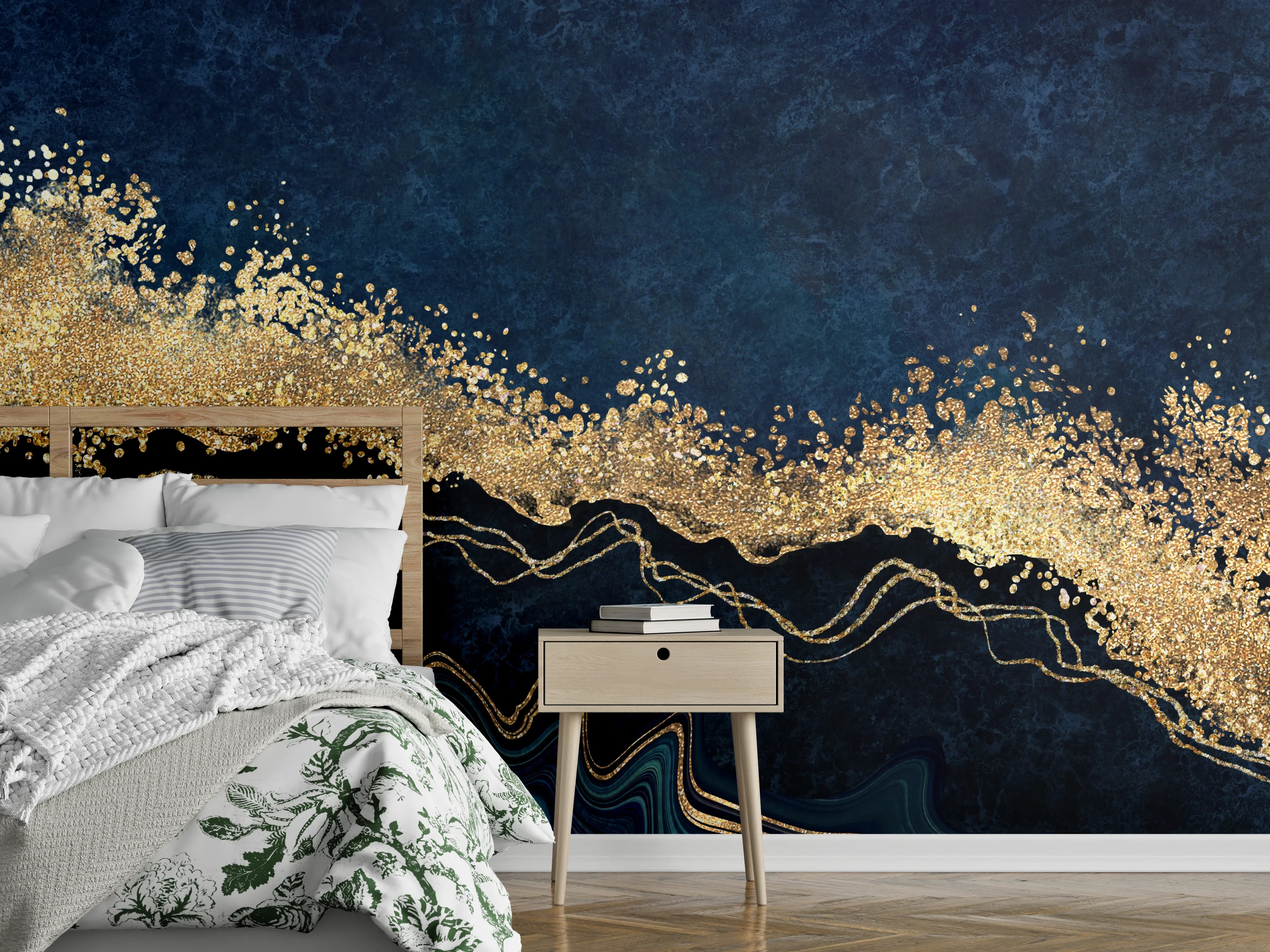 Wandverkleidung Schlafzimmer - Goldene Welle auf dunklem Marmor