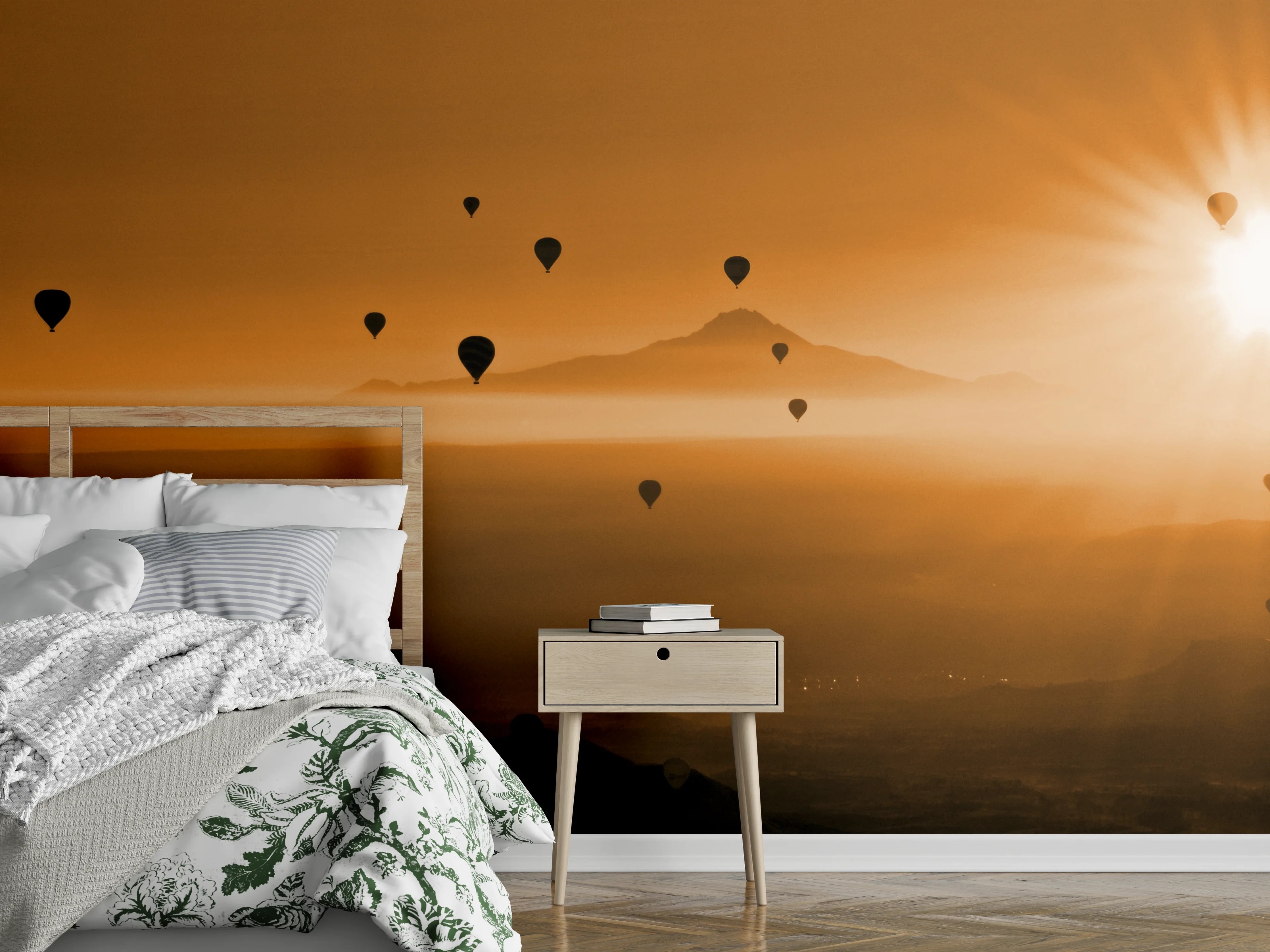 Wandverkleidung Schlafzimmer - Graue Ballons schweben im Morgenlicht