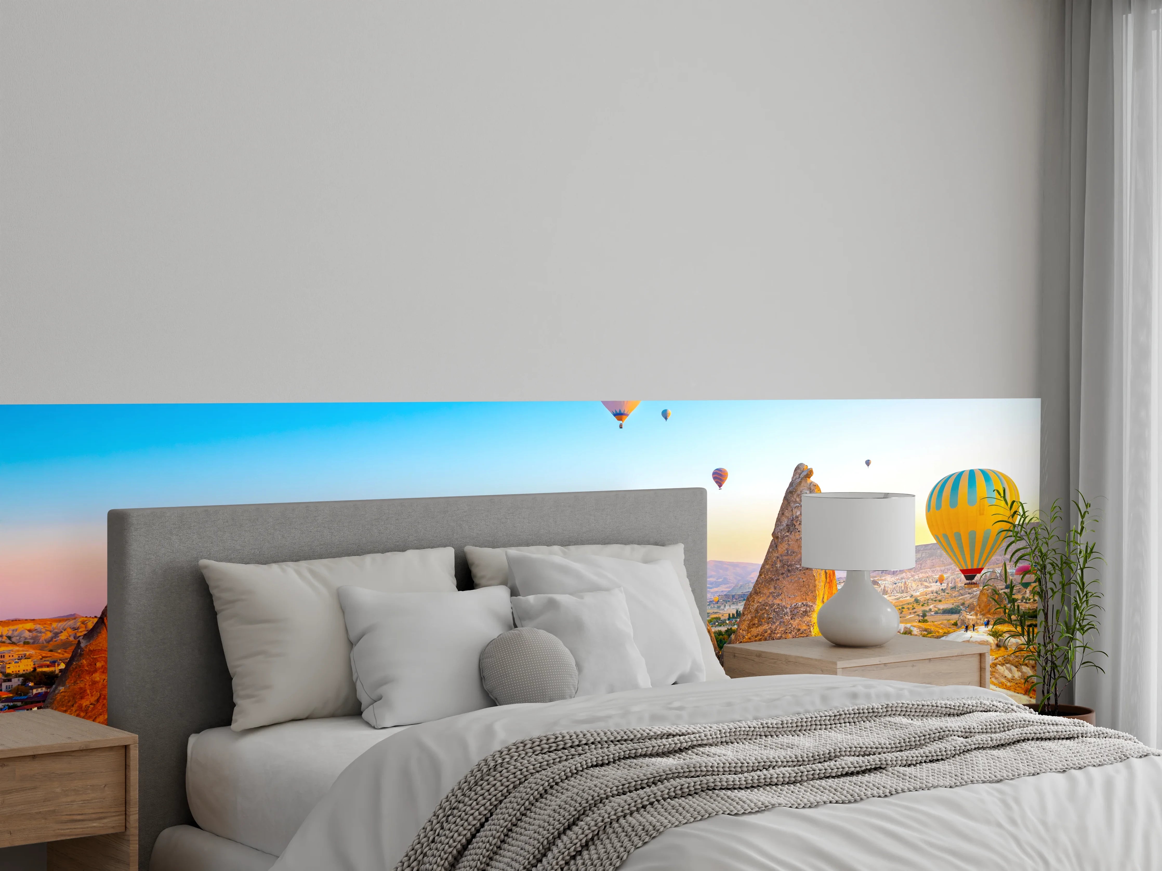 Wandverkleidung Schlafzimmer - Graue Ballons schweben über Mondlandschaft