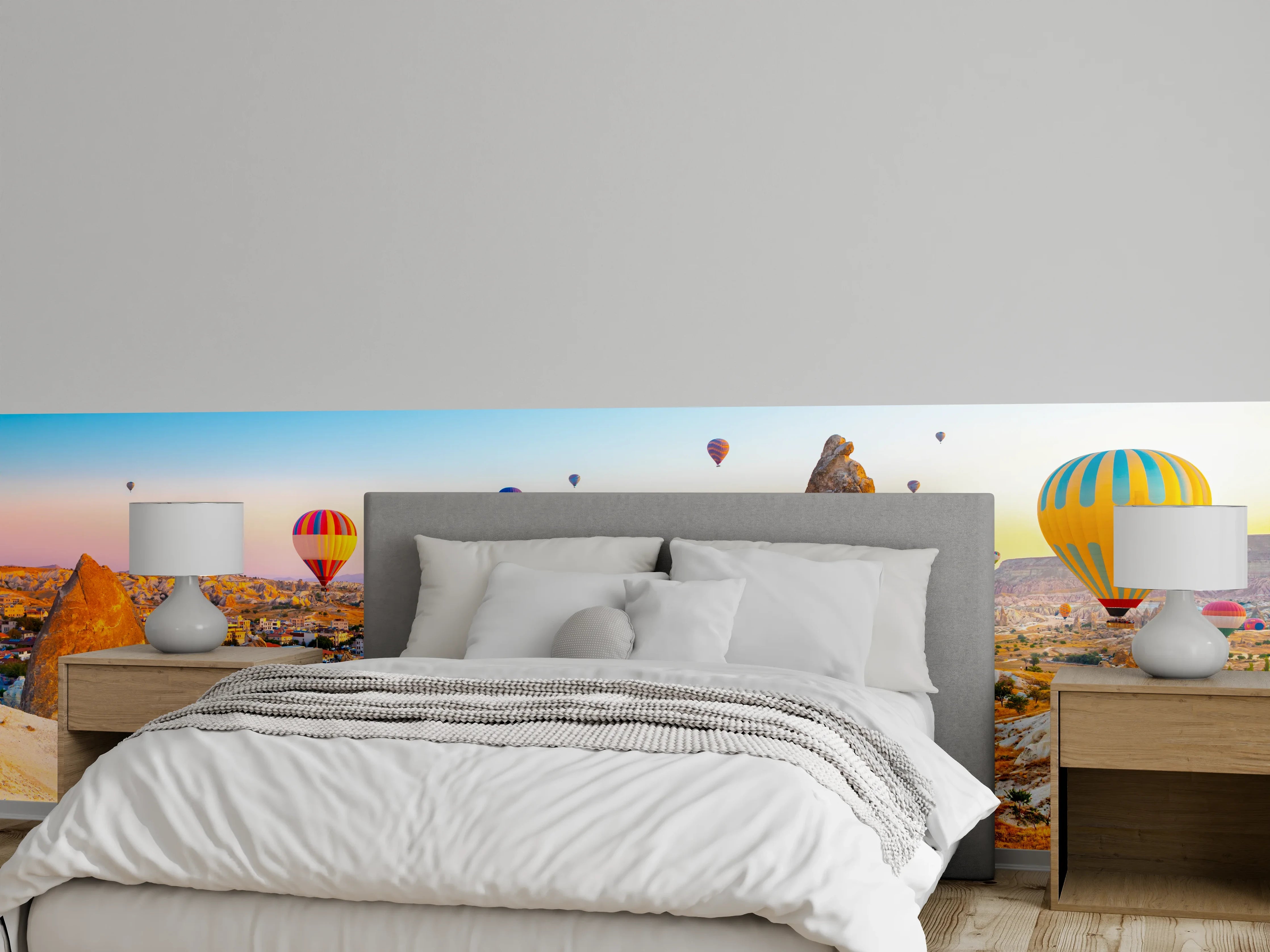 Wandverkleidung Schlafzimmer - Graue Ballons schweben über Mondlandschaft