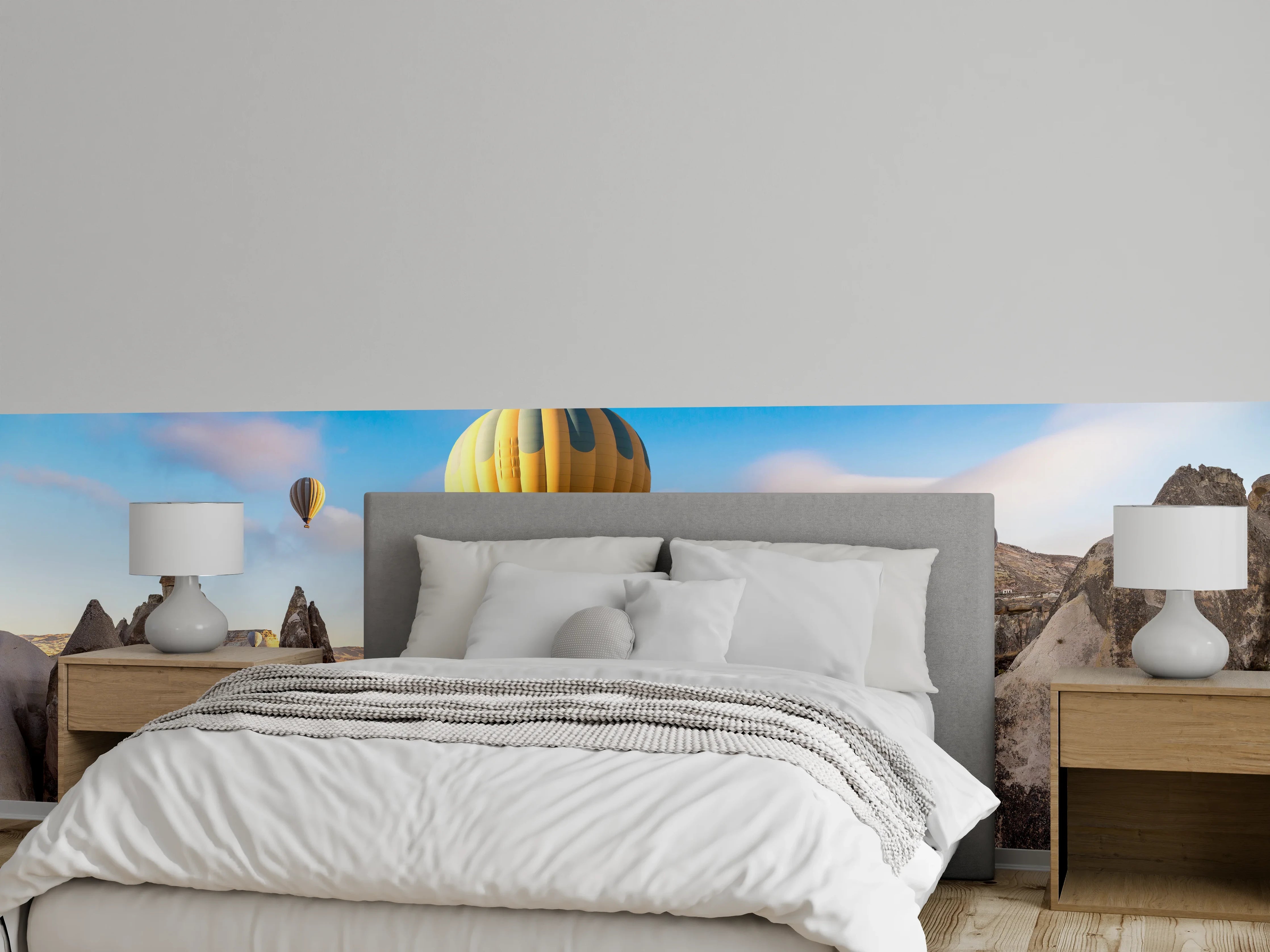 Wandverkleidung Schlafzimmer - Graue Ballonträume über weißer Weite