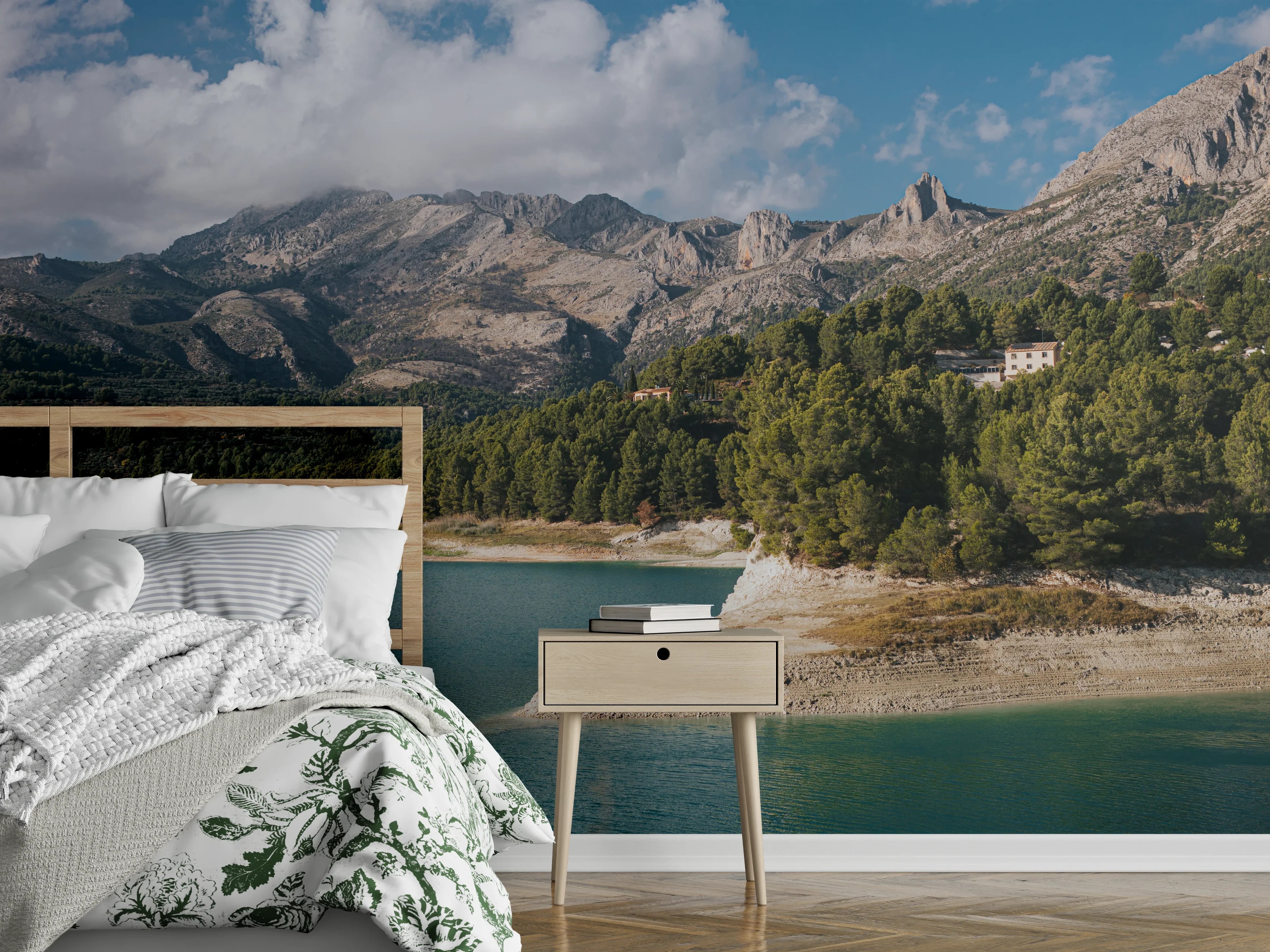 Wandverkleidung Schlafzimmer - Grauer Seezauber – Alpenpanorama Kunst