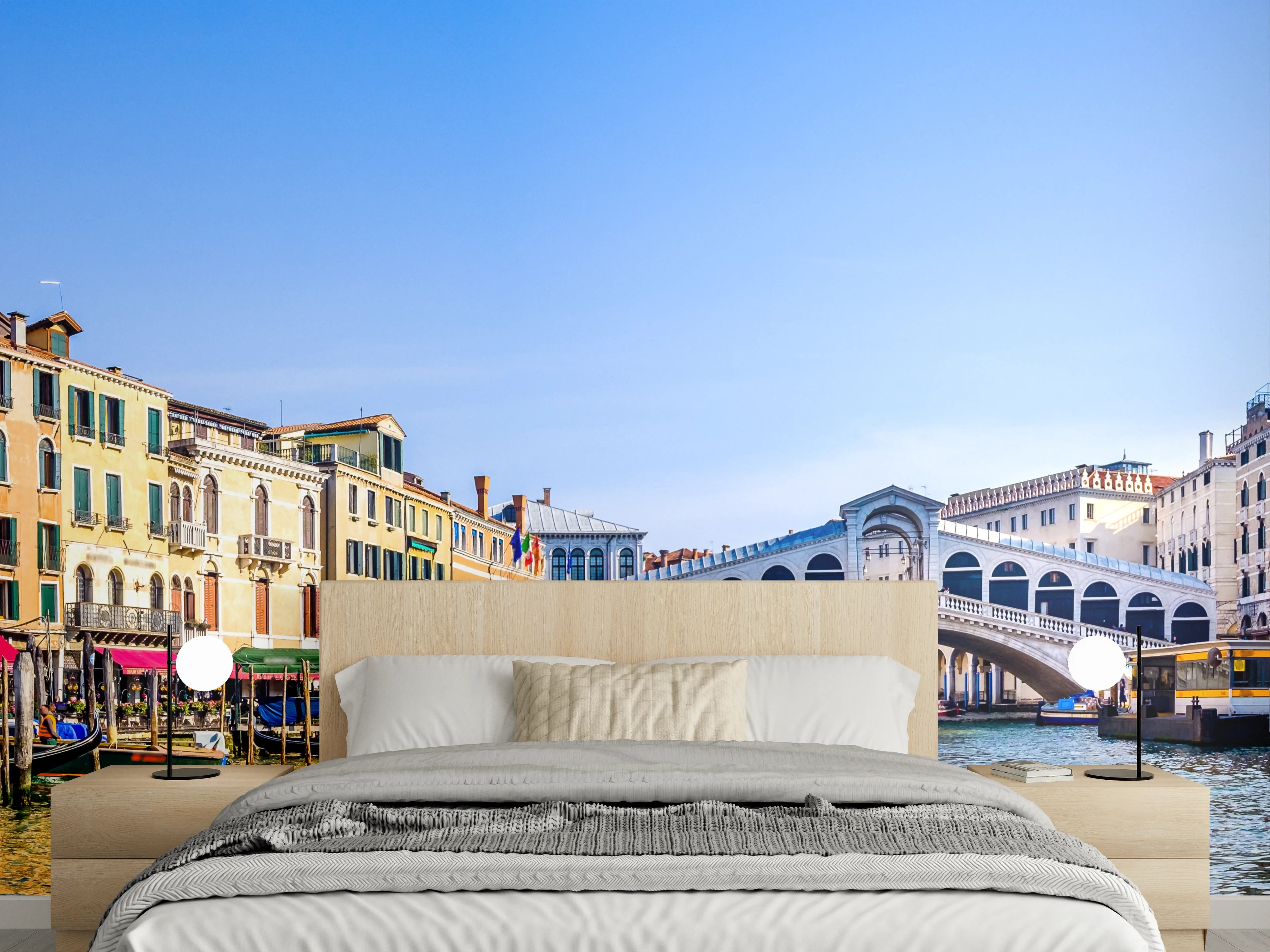 Wandverkleidung Schlafzimmer - Grauschimmer über Weiß: Rialtobrücke