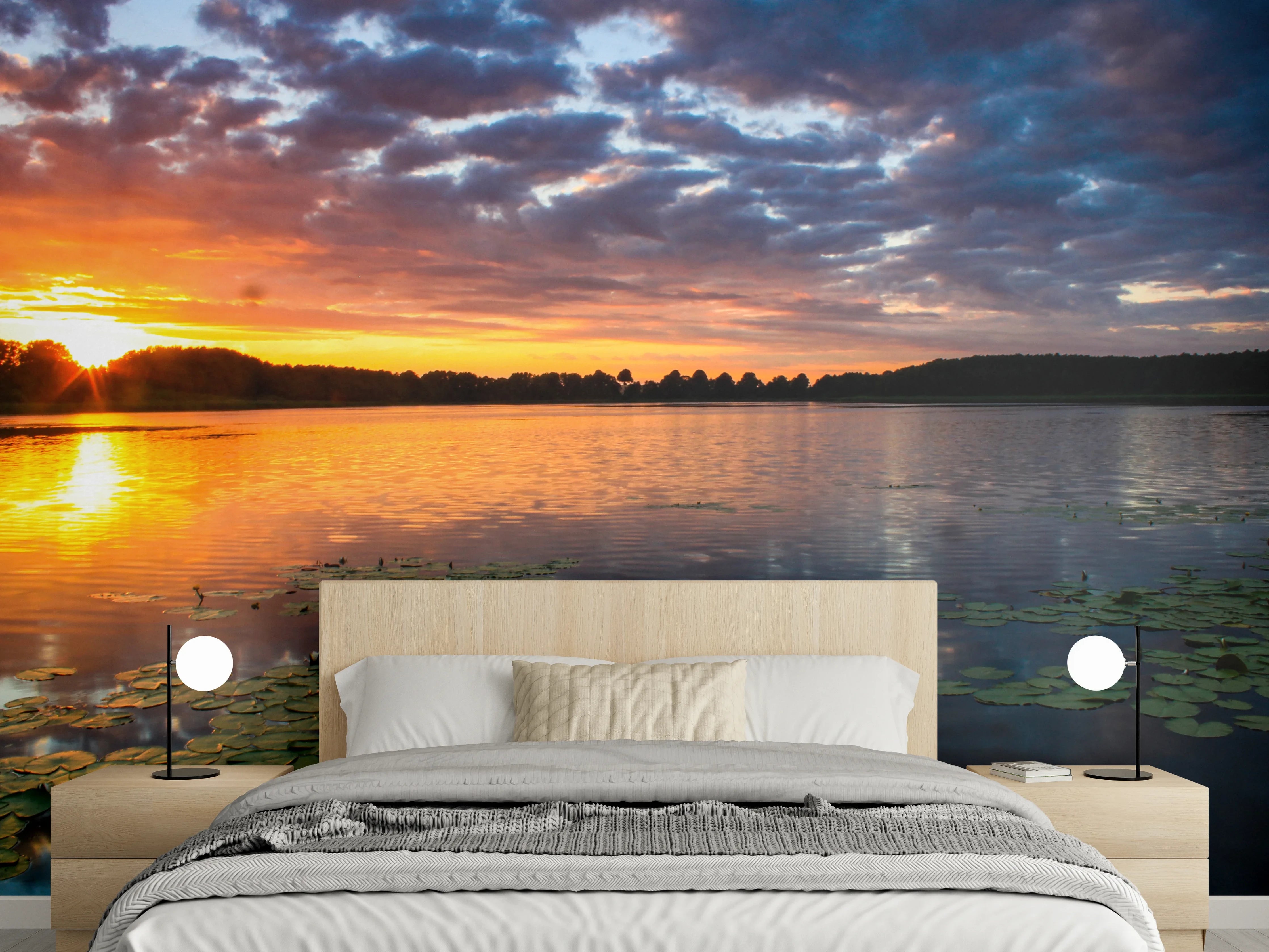 Wandverkleidung Schlafzimmer - Grauschimmer über stillem Wasser