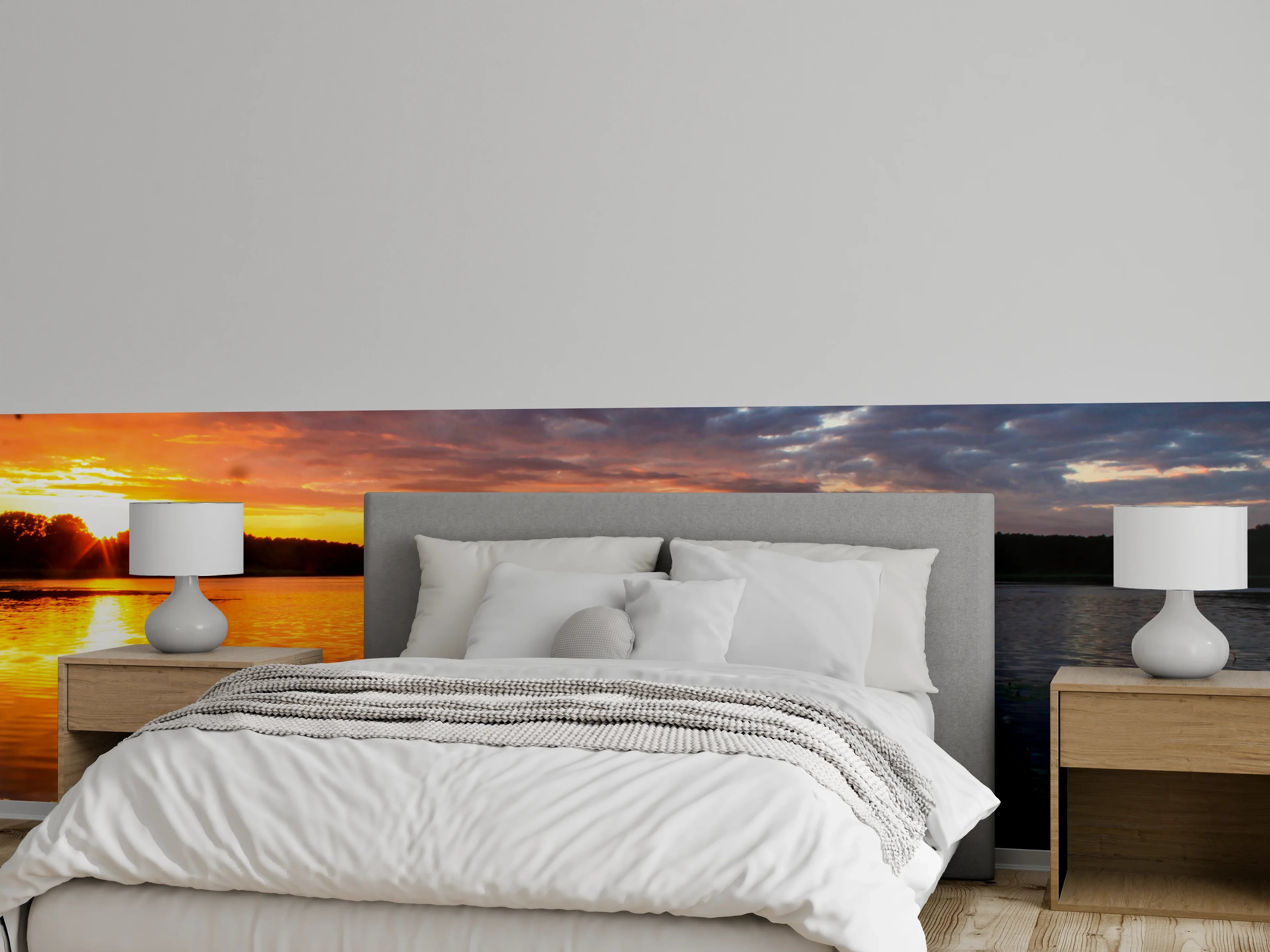 Wandverkleidung Schlafzimmer - Grauschimmer über stillem Wasser
