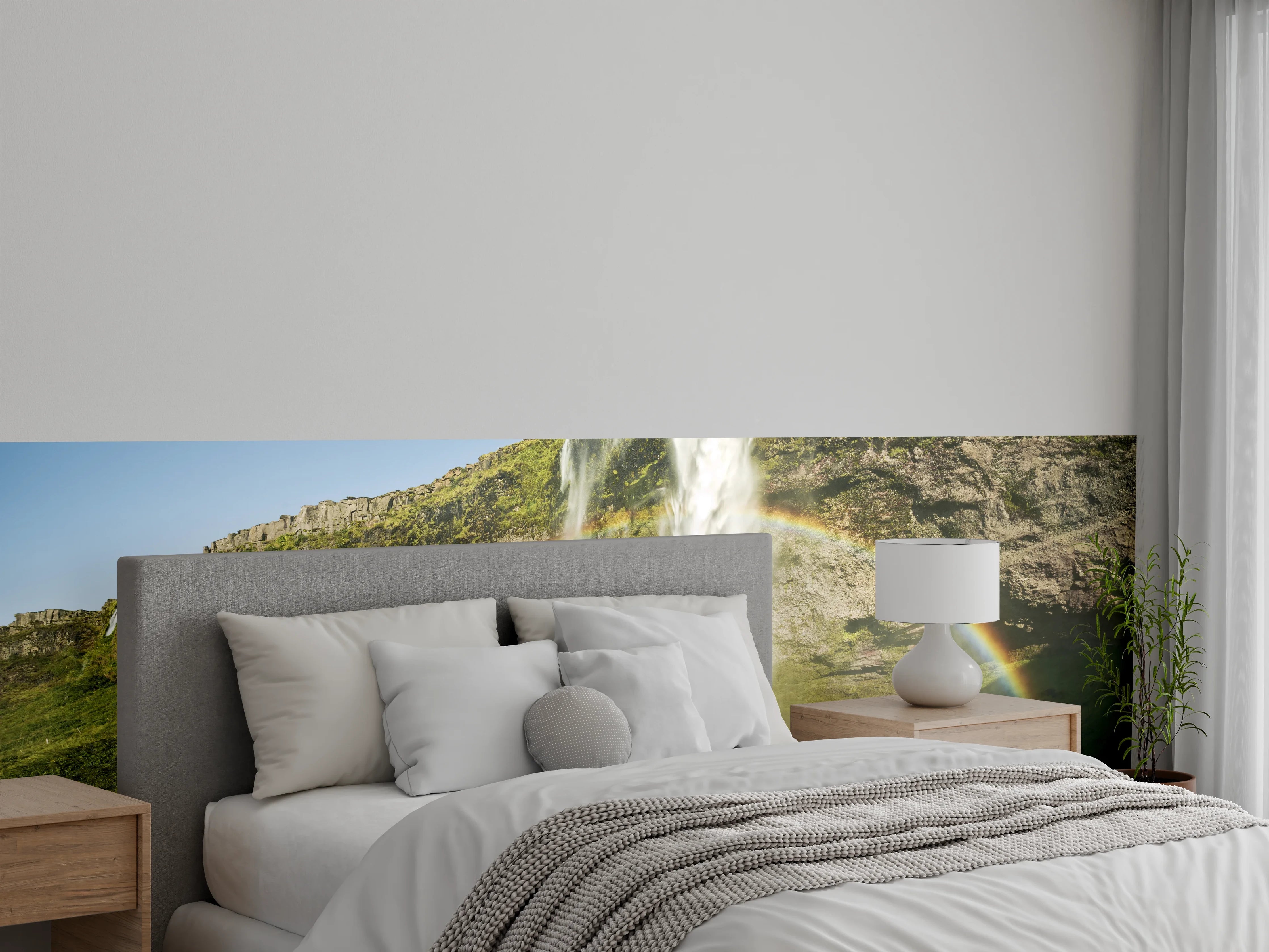 Wandverkleidung Schlafzimmer - Grauschimmernde Kaskade im Farbenspiel