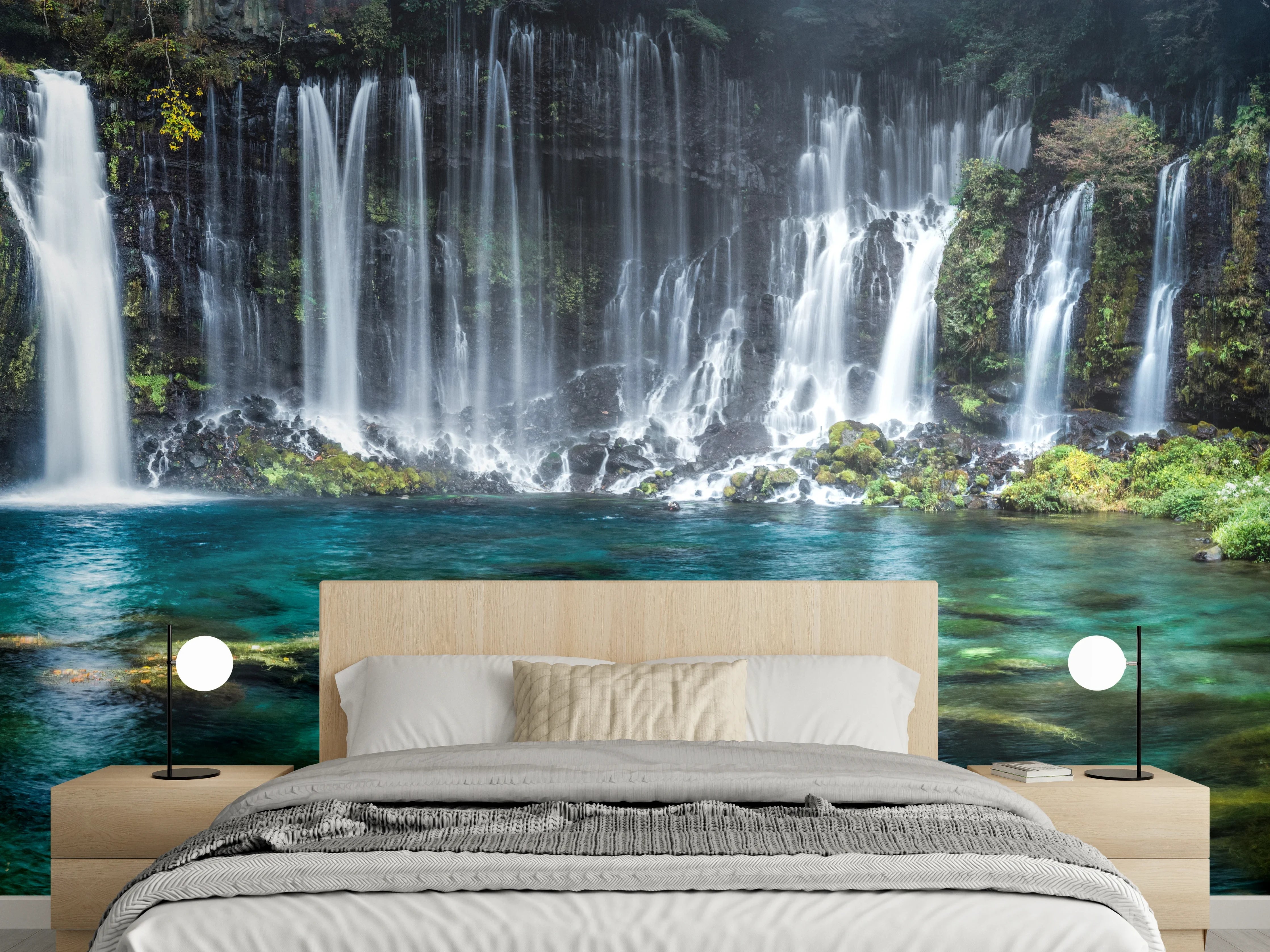 Wandverkleidung Schlafzimmer - Grauschimmernde Wasserfallträume im Weiß