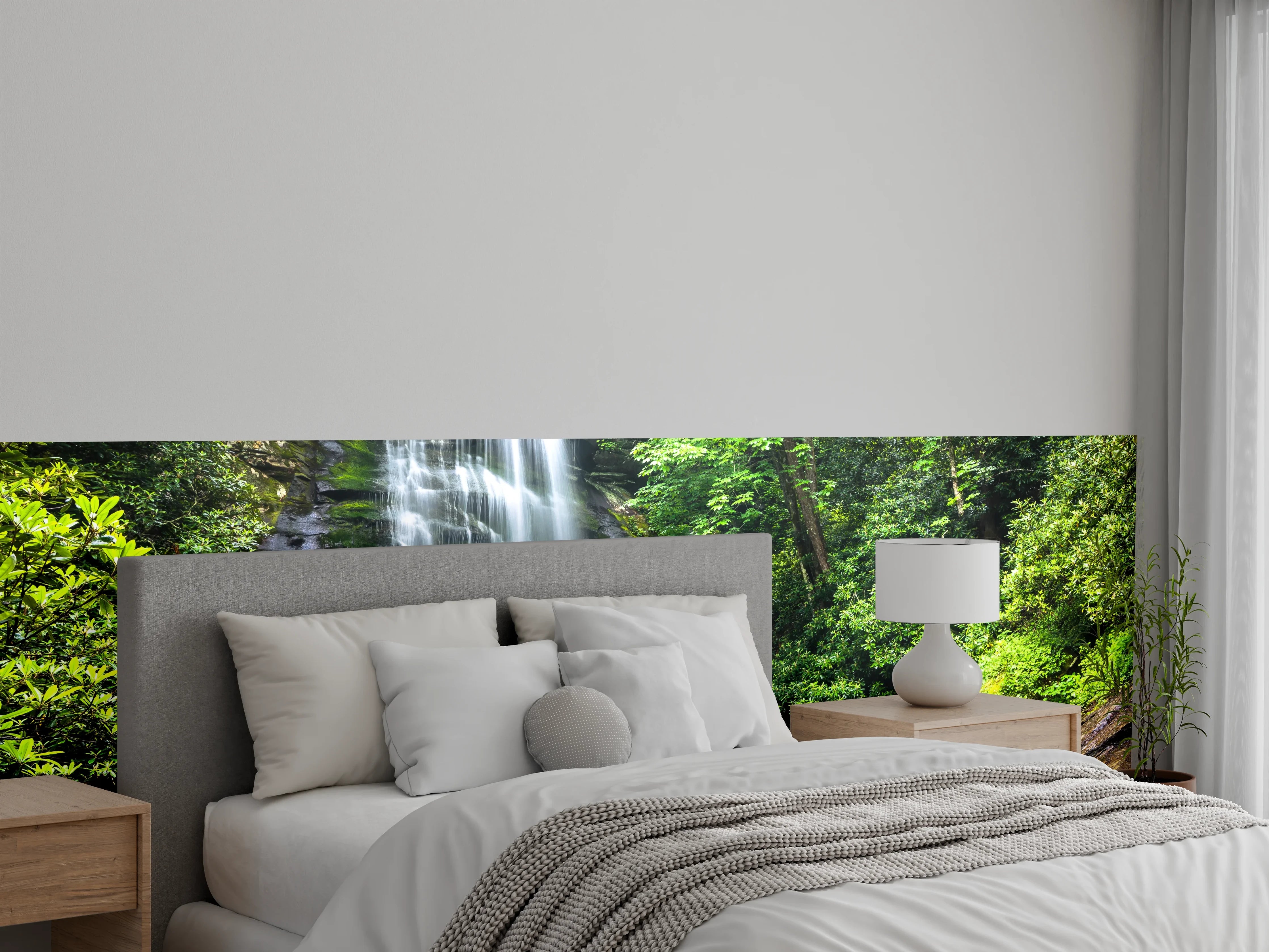 Wandverkleidung Schlafzimmer - Grauschleier über weißen Waldbächen