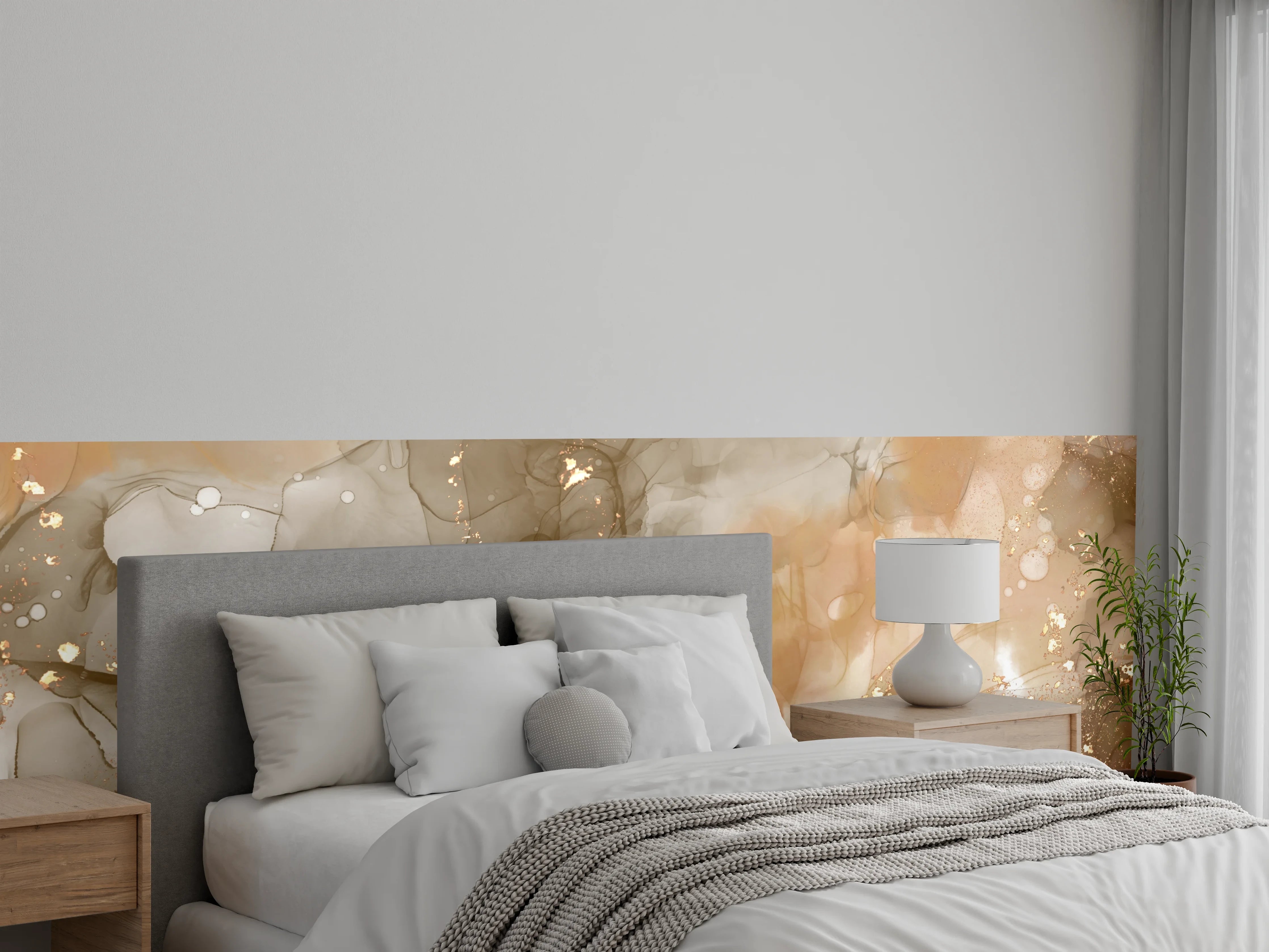 Wandverkleidung Schlafzimmer - Grauweißer Marmorglanz mit Gold Flair