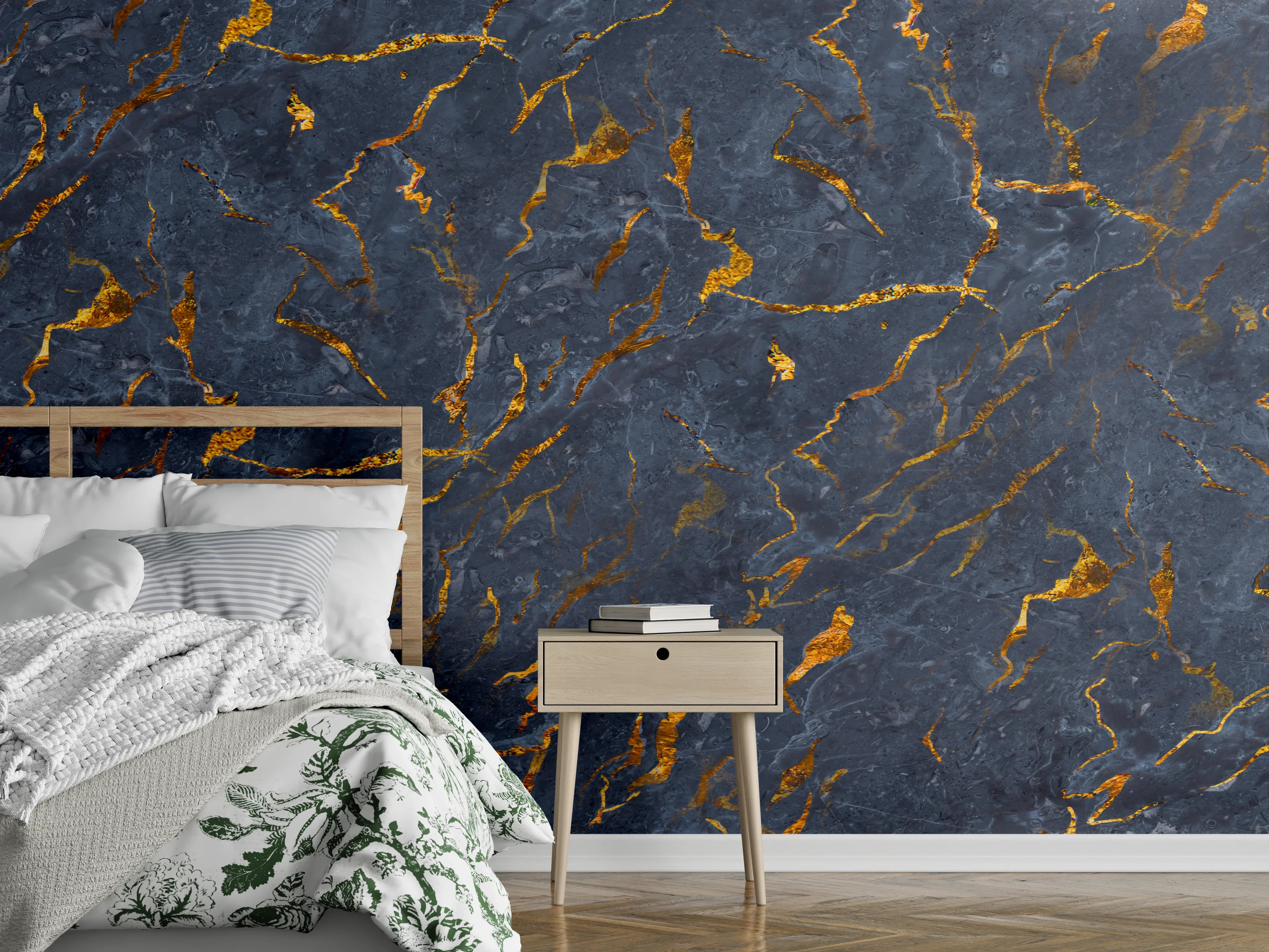 Wandverkleidung Schlafzimmer - Grauweißer Stein mit goldenen Linien
