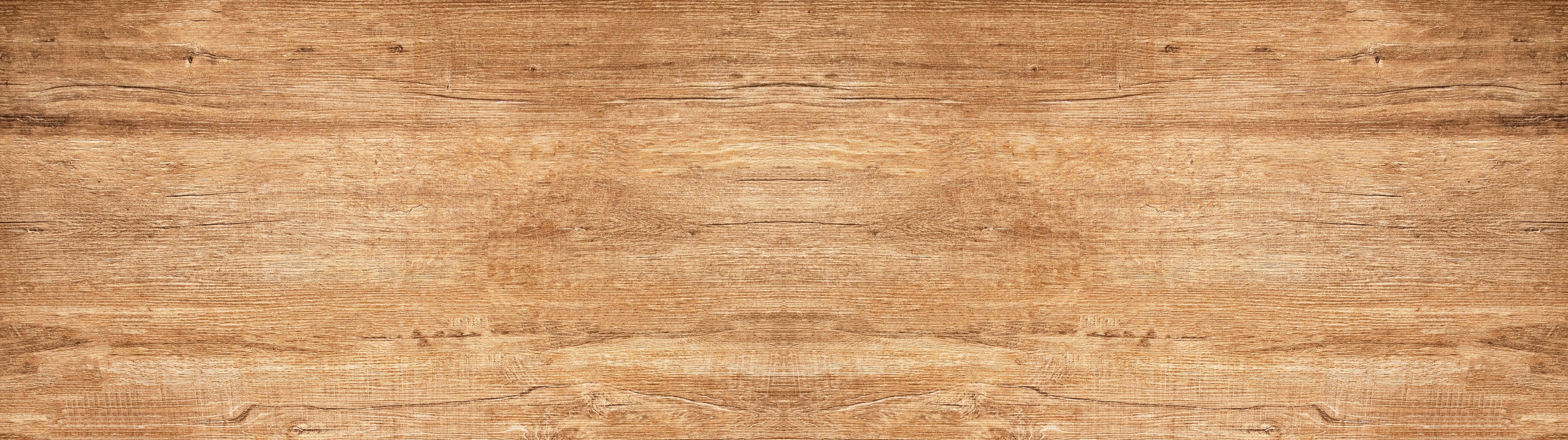 Wandverkleidung Schlafzimmer-Grauweißes Holz in warmem Braun