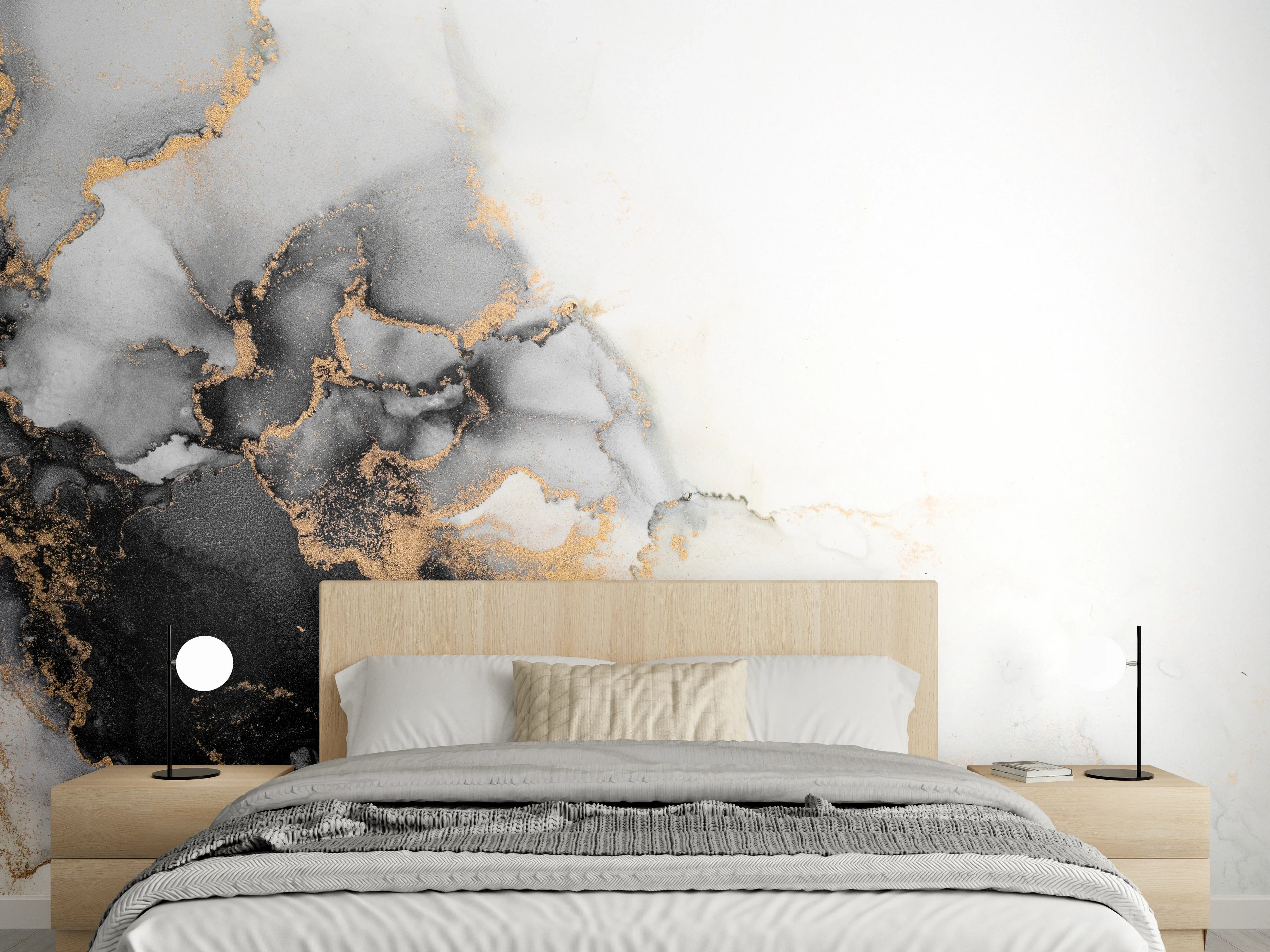 Wandverkleidung Schlafzimmer - Grauweißes Marmorgeflecht mit Goldflair