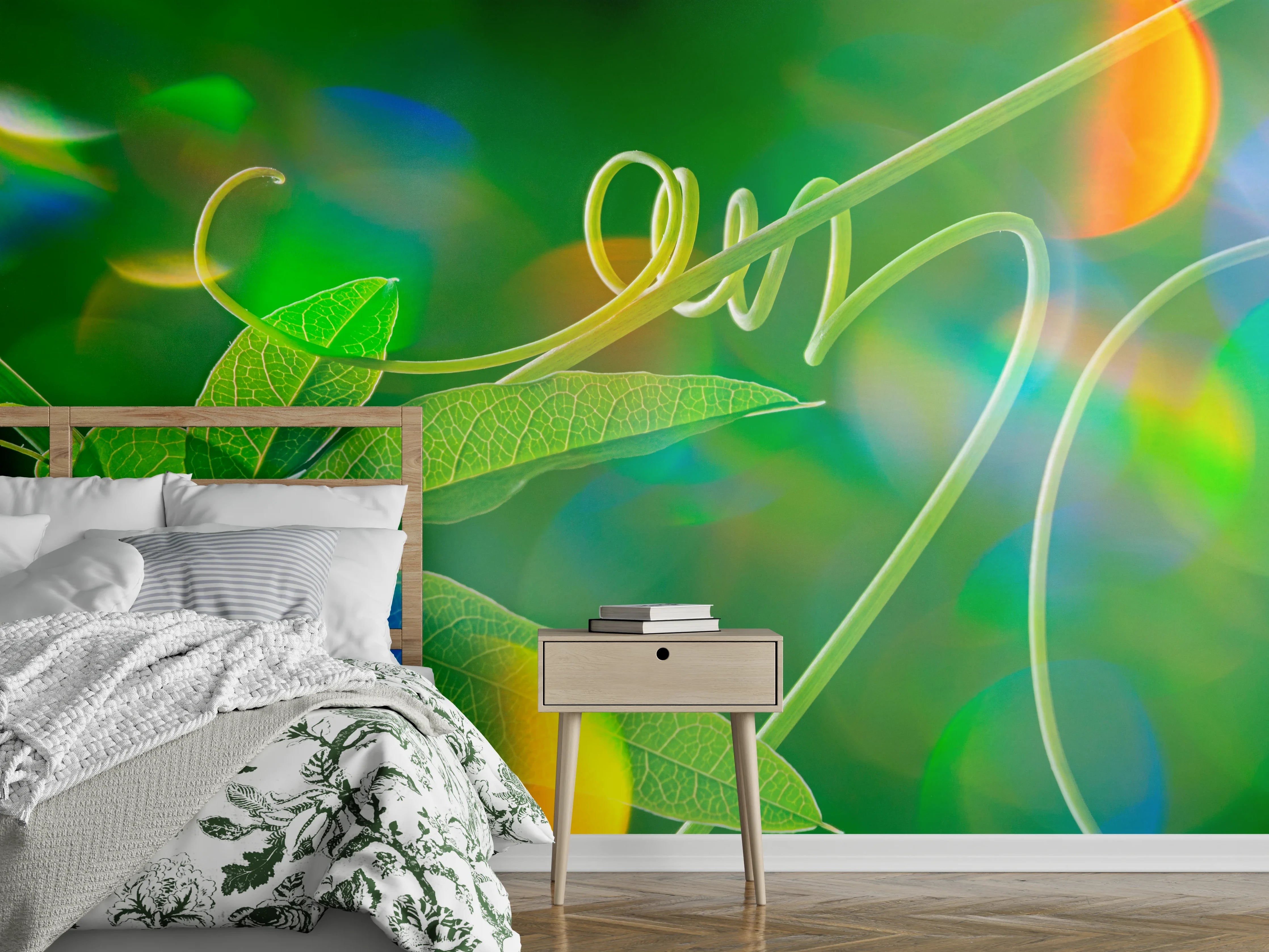Wandverkleidung Schlafzimmer - Grüne Pflanzenranke mit Bokeh-Effekt