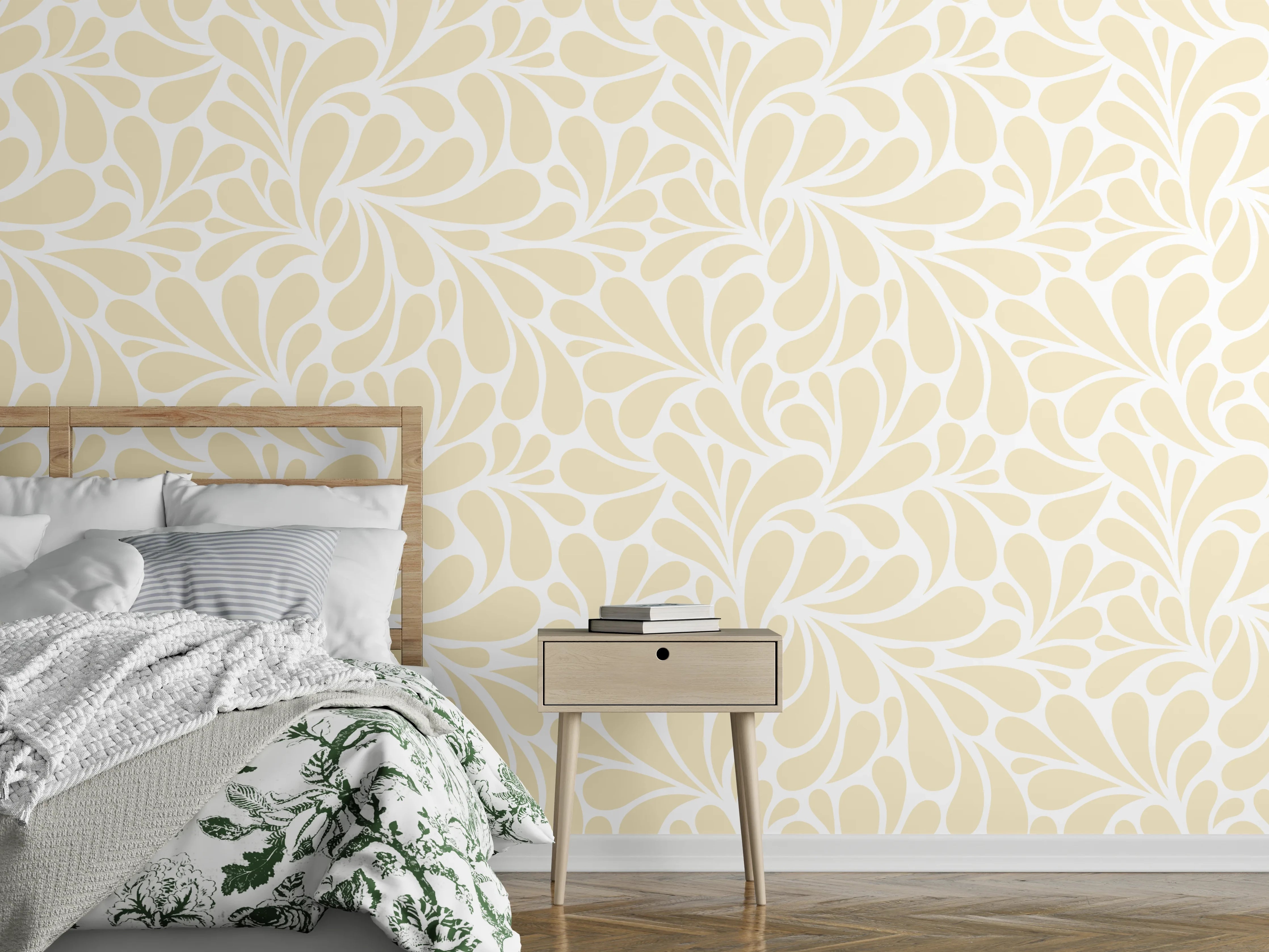 Wandverkleidung Schlafzimmer - Helles Blumenmuster in Creme und Weiß
