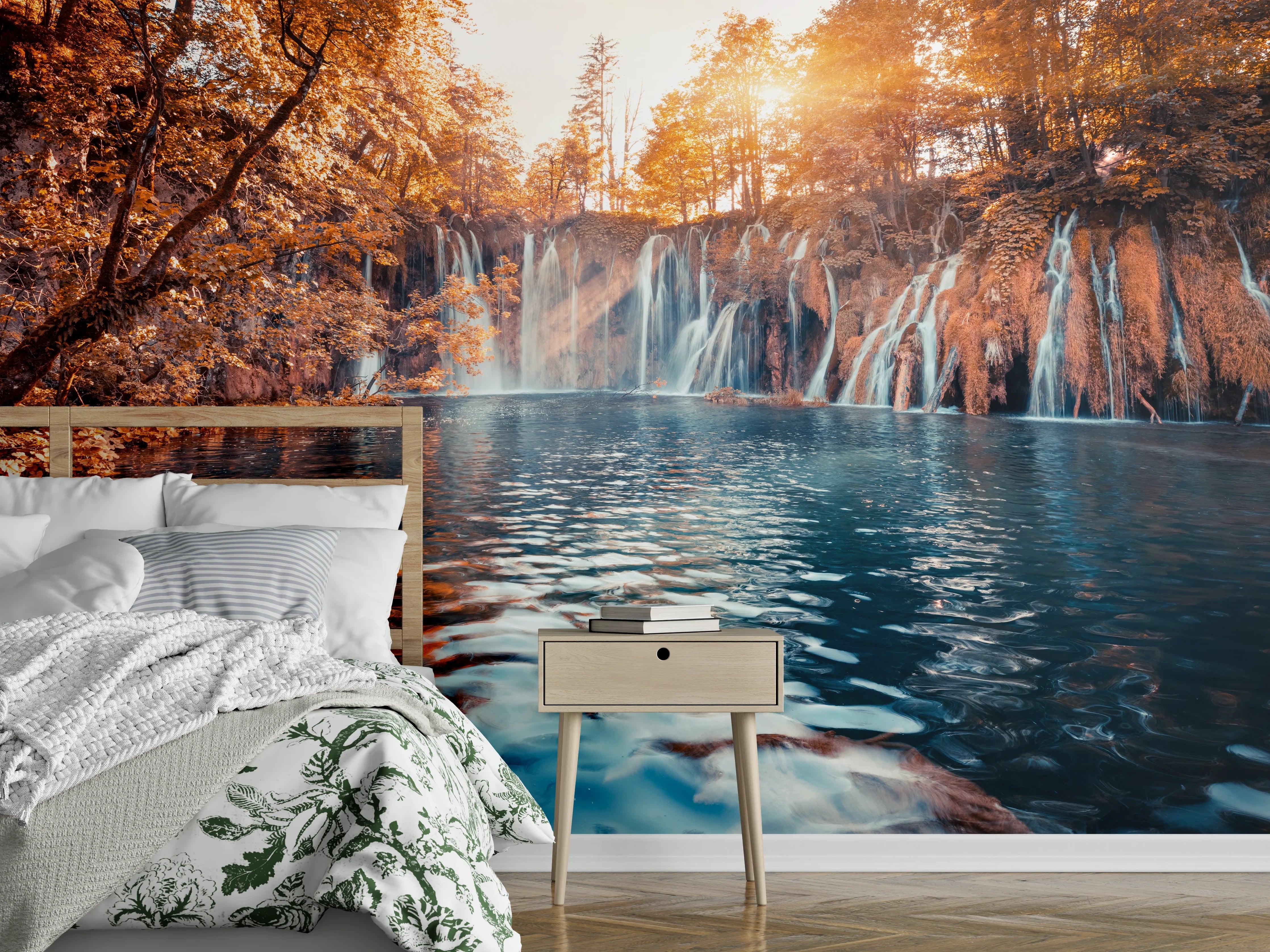 Wandverkleidung Schlafzimmer - Herbstlicher Wasserfall – Magische Naturidylle