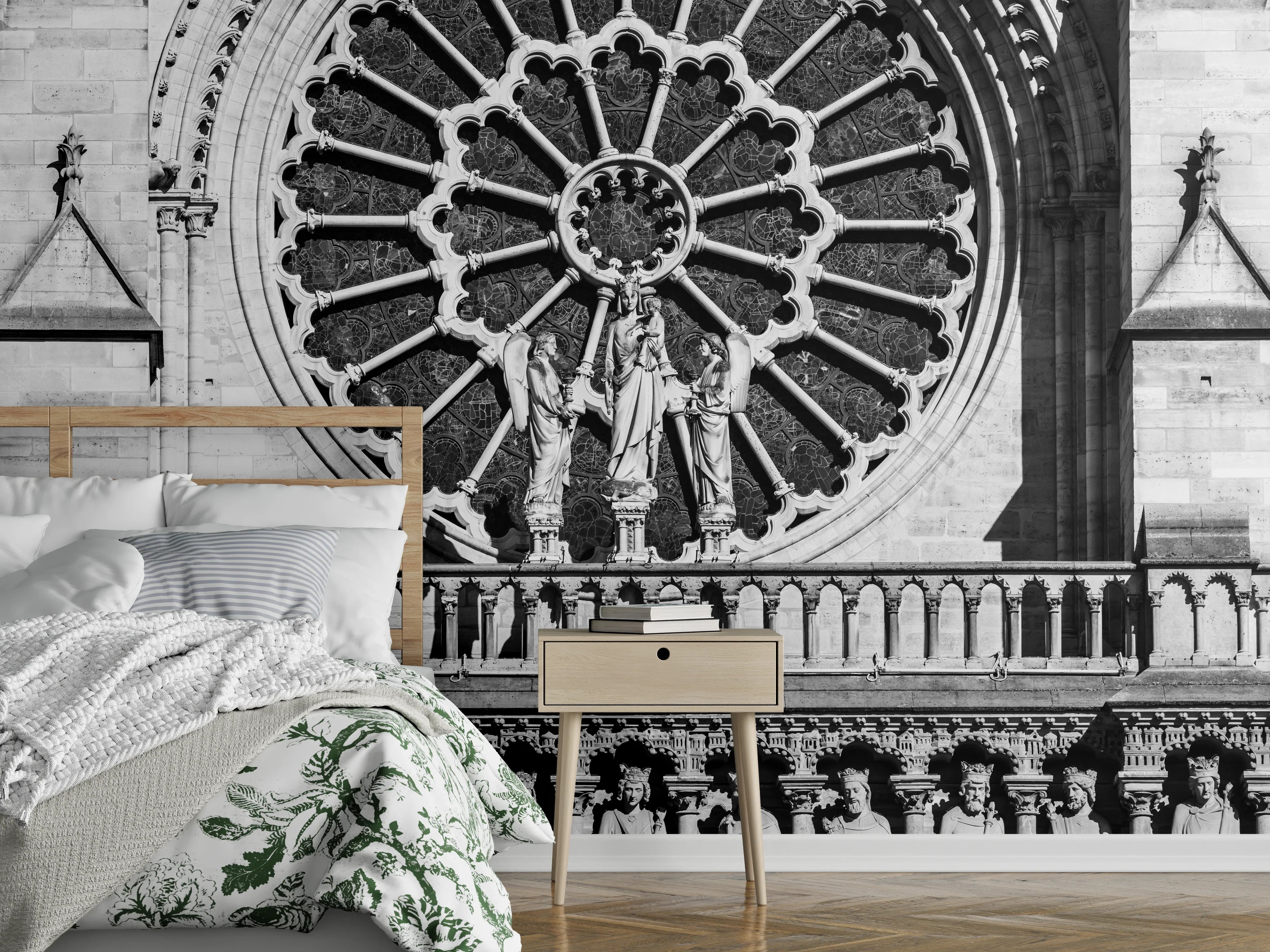 Wandverkleidung Schlafzimmer - Historische Kirchenfassade mit Rosette