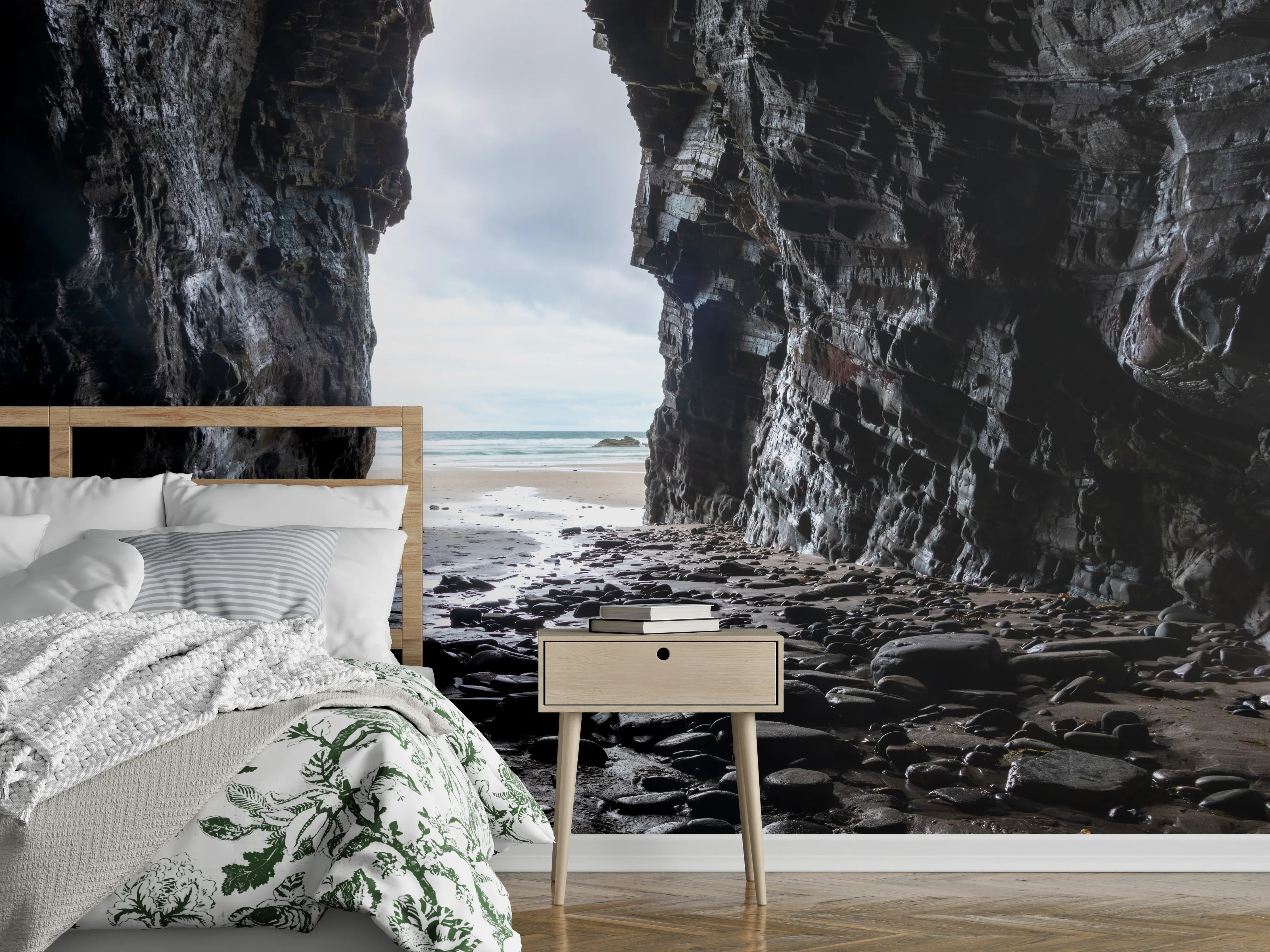Wandverkleidung Schlafzimmer - Höhlenblick am Meer – Felsengrotte Fototapete