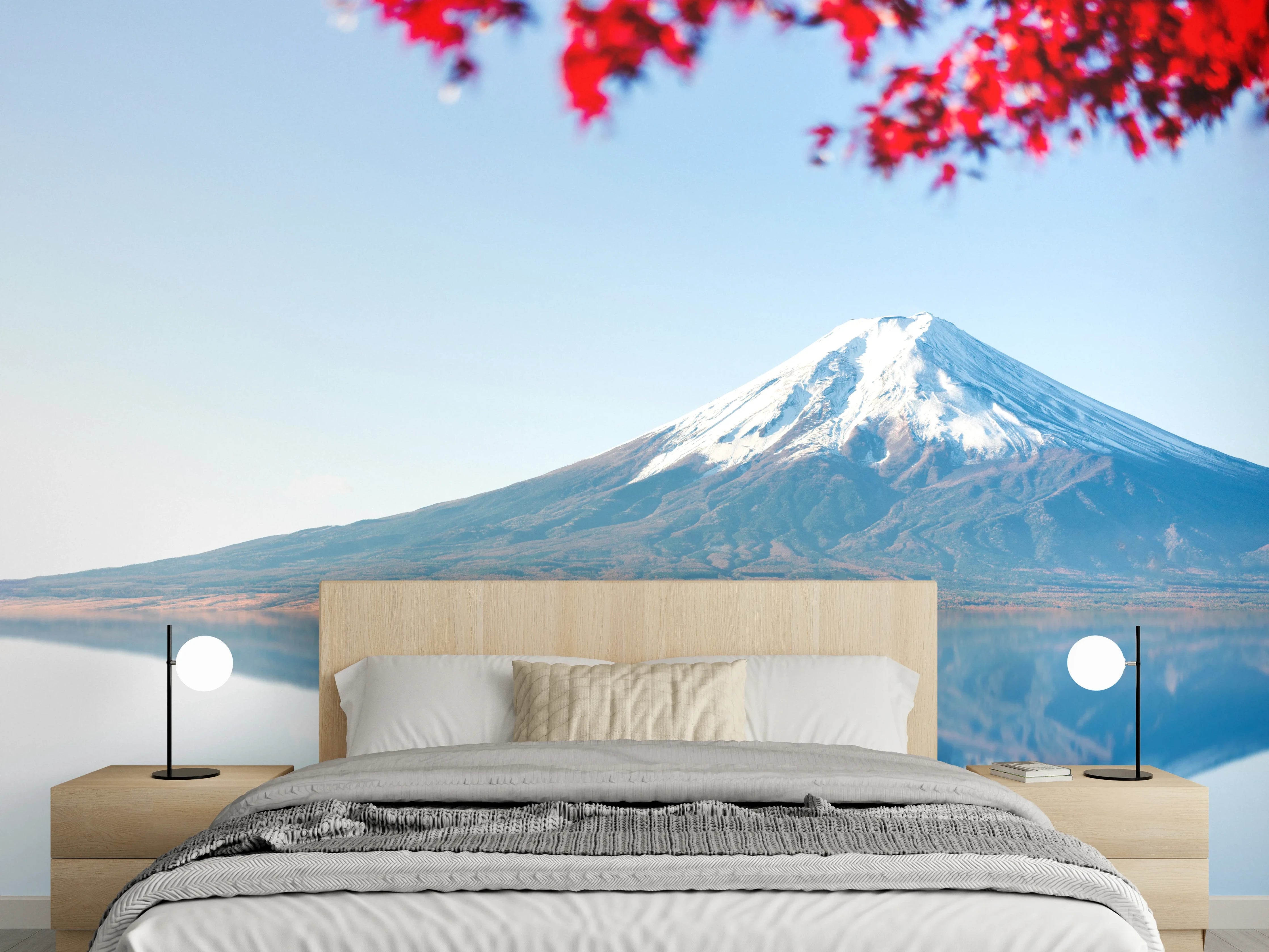 Wandverkleidung Schlafzimmer - Japanischer Fuji mit Spiegelung und Ahorn