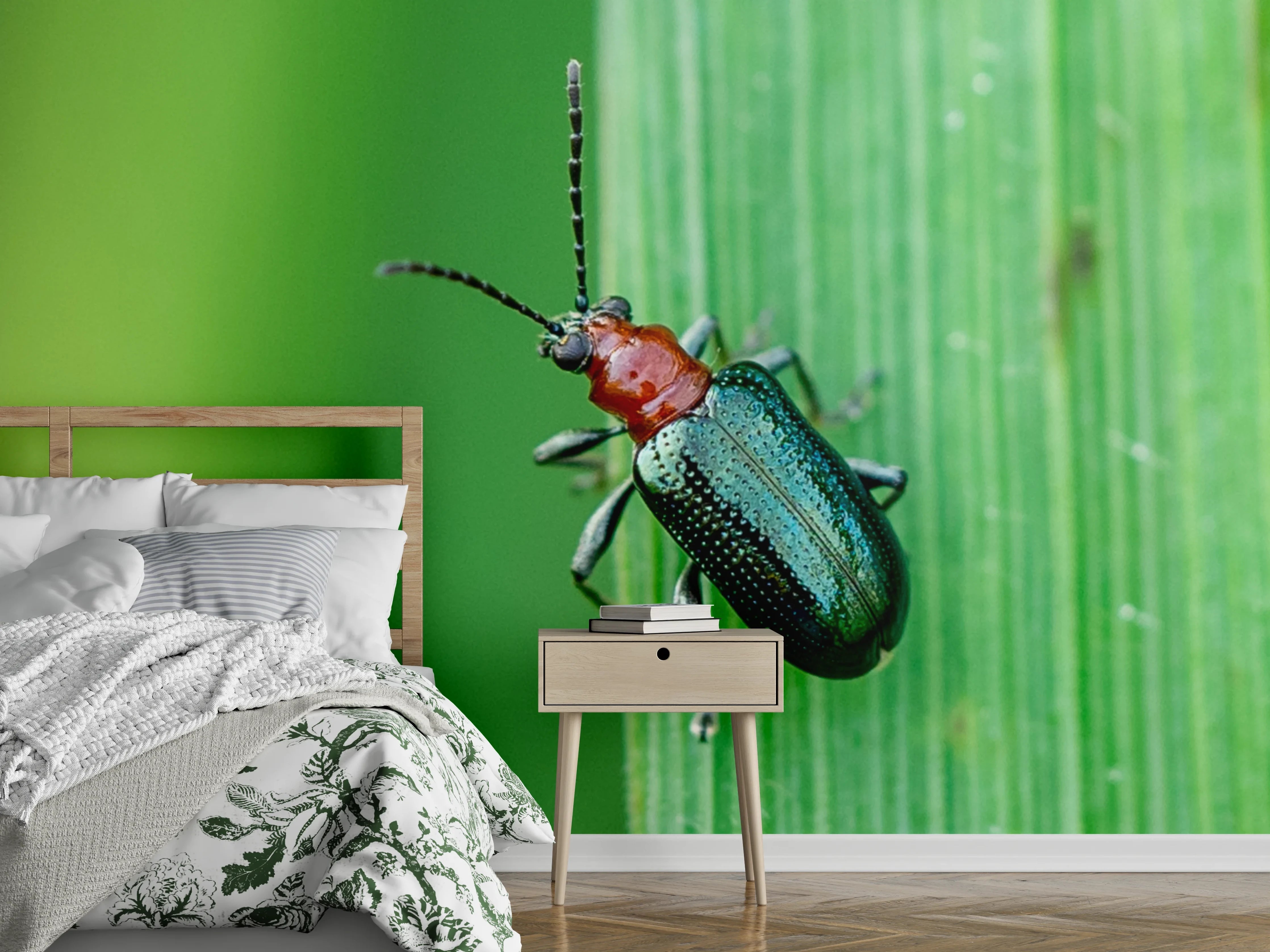Wandverkleidung Schlafzimmer - Käfer auf Blatt
